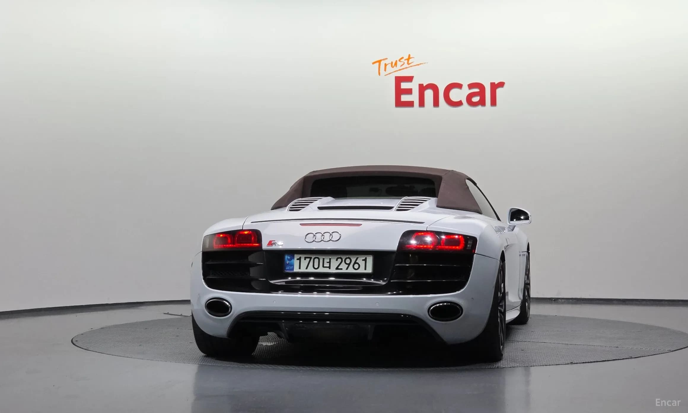 R8