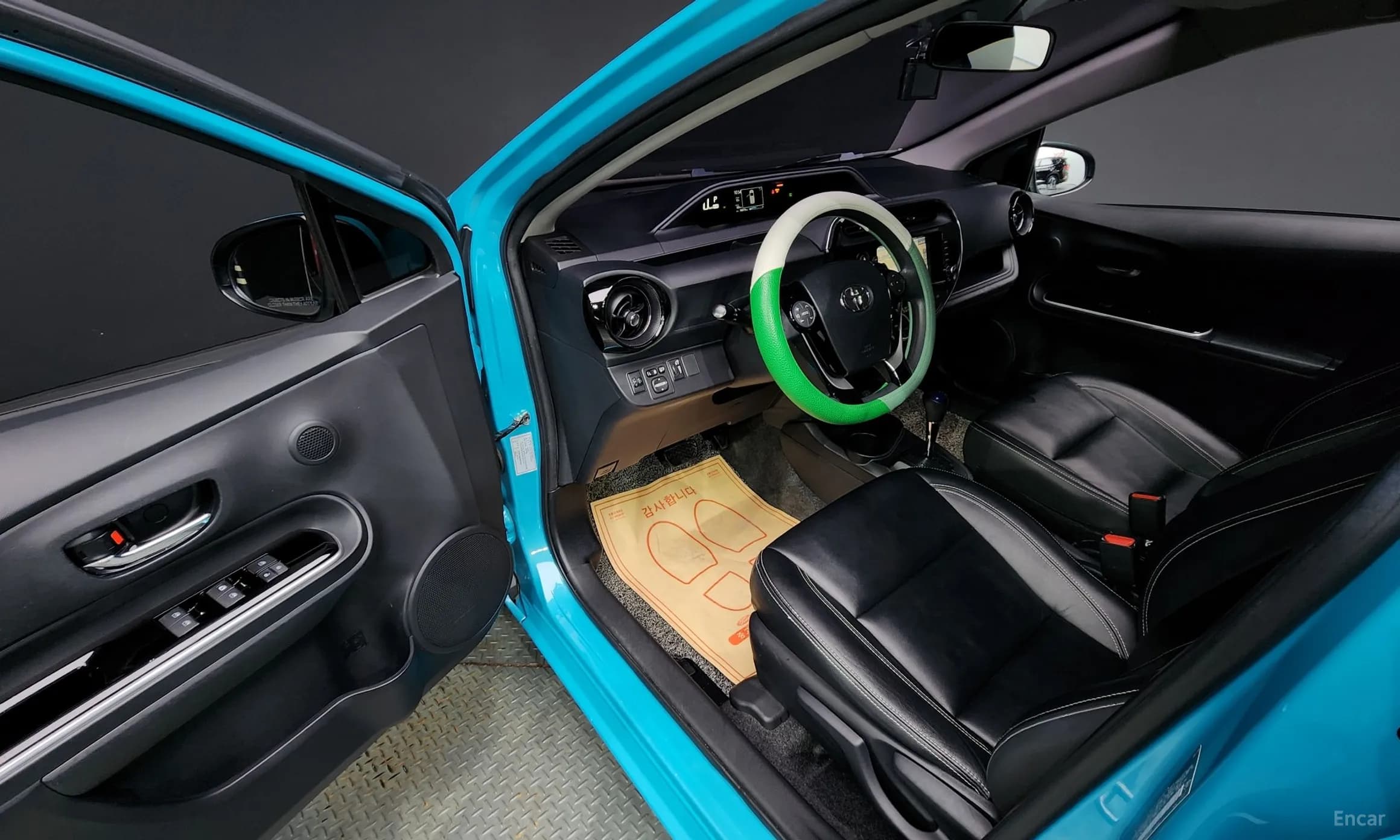 Prius C