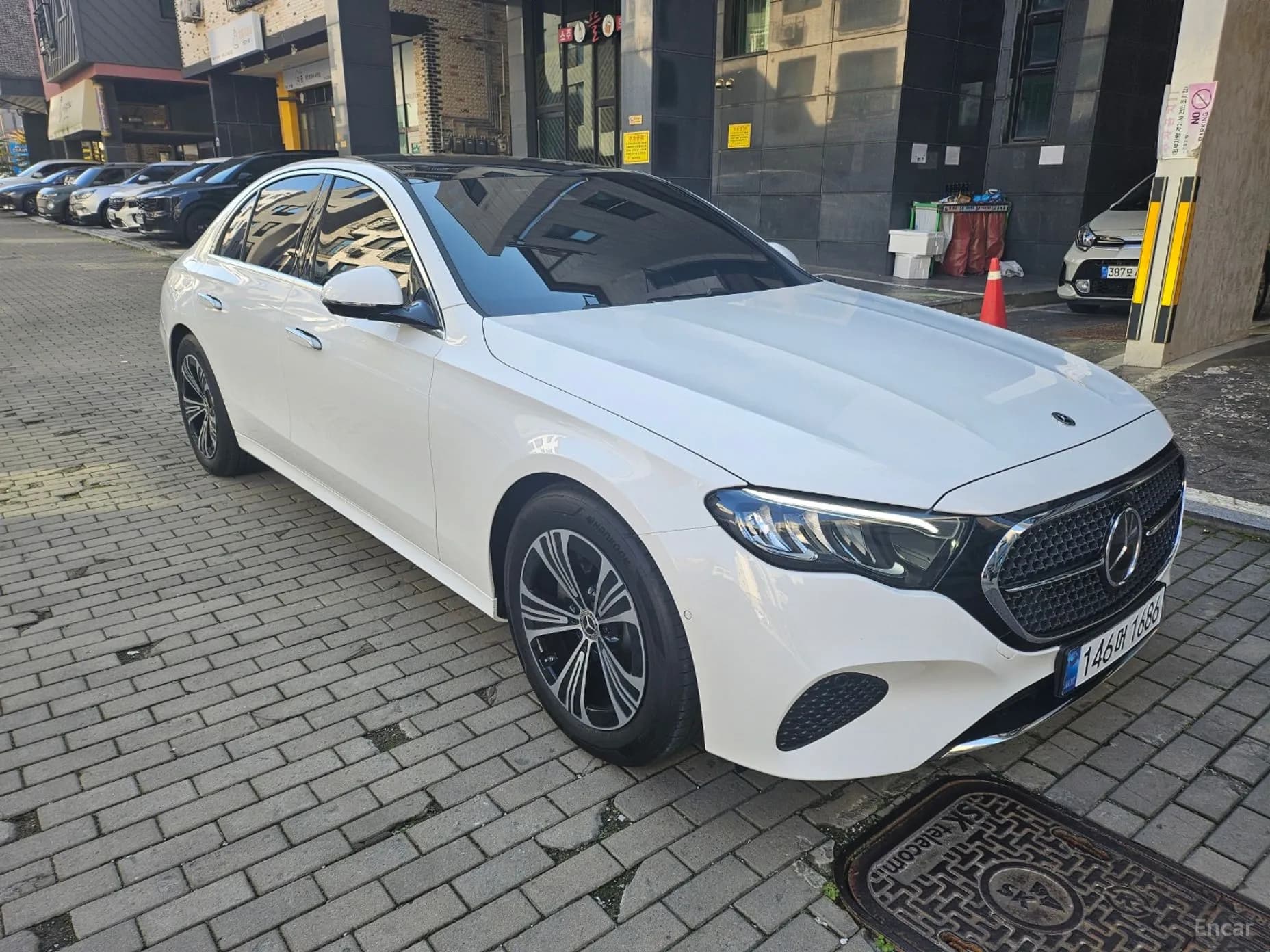 E-Class W214