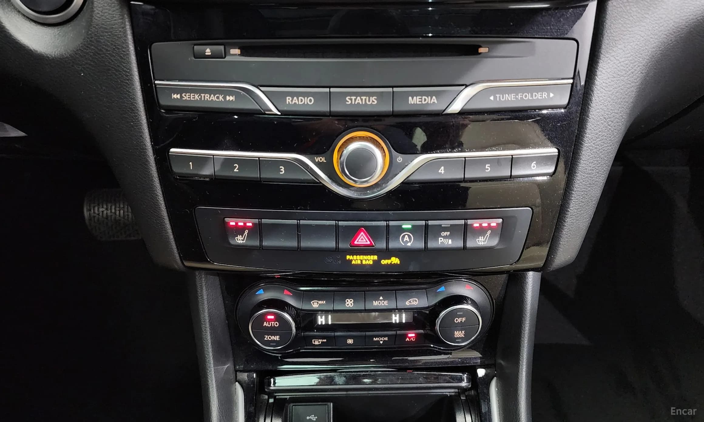 QX30