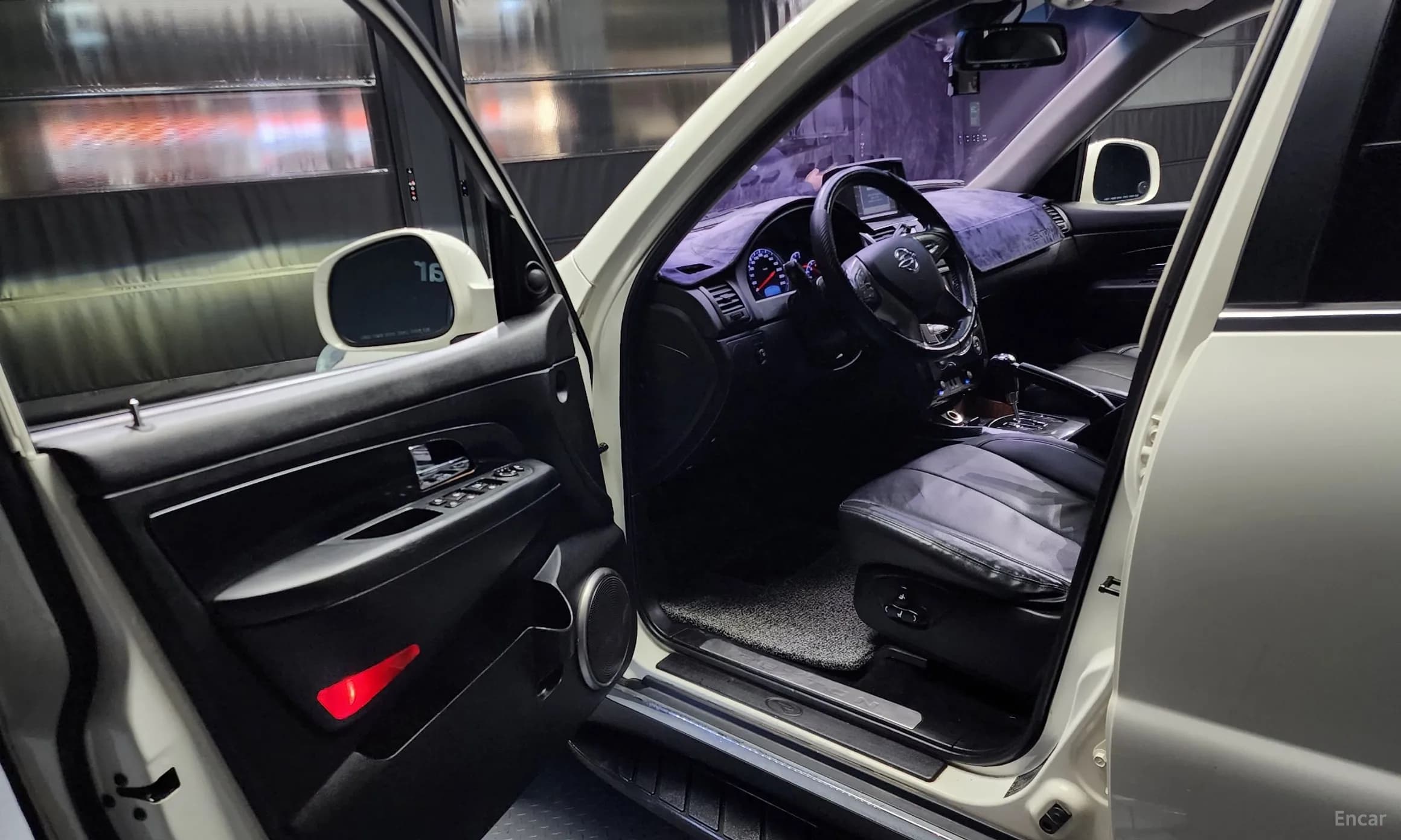 Rexton W