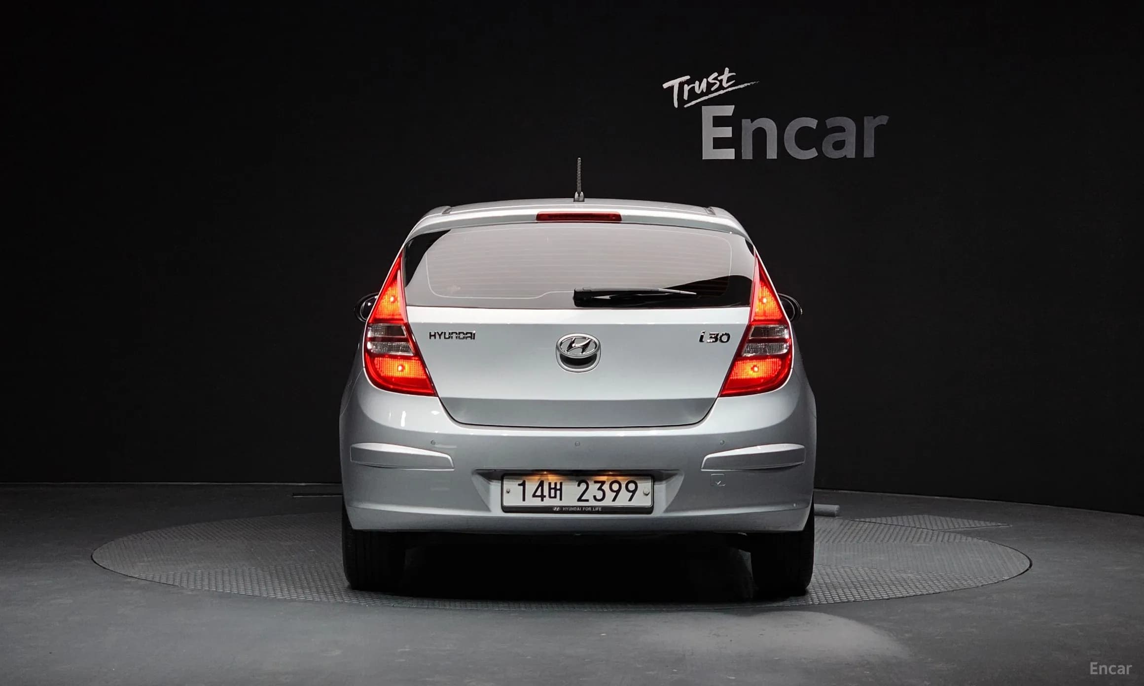 i30