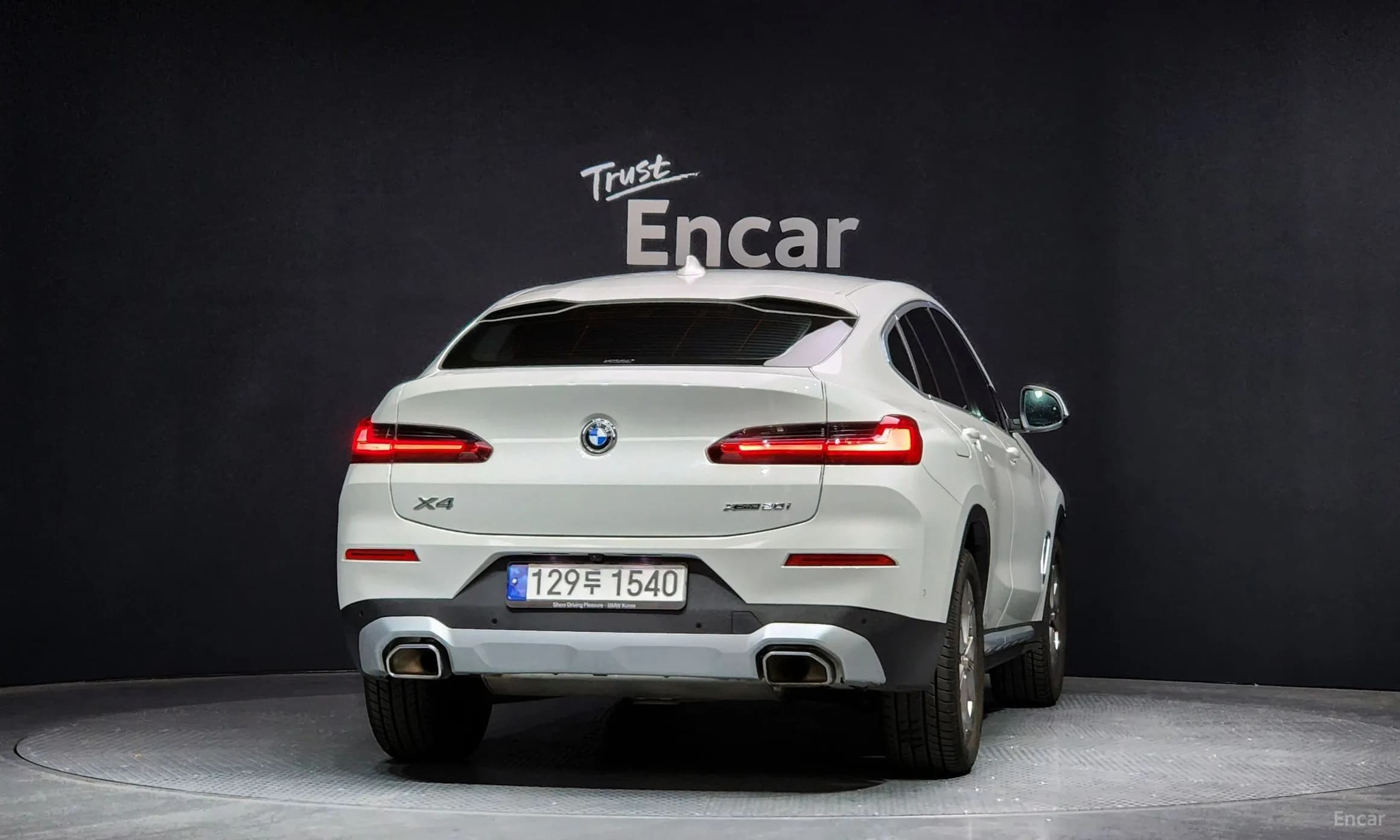 X4 (G02)