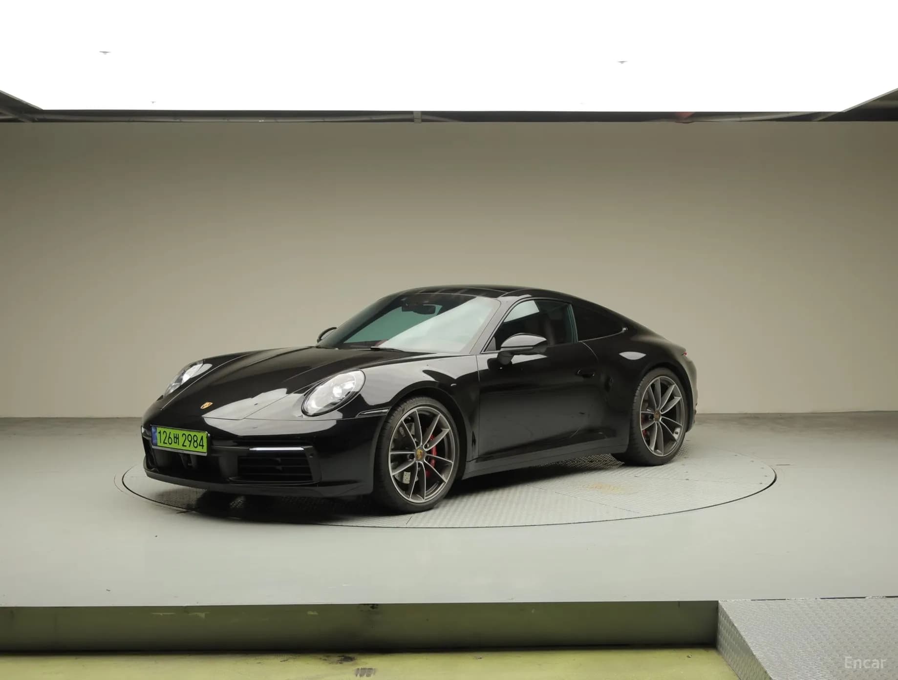 911 (992)