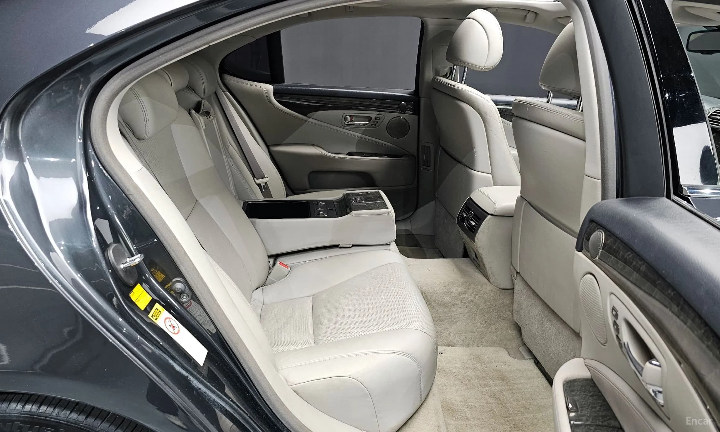 LS460