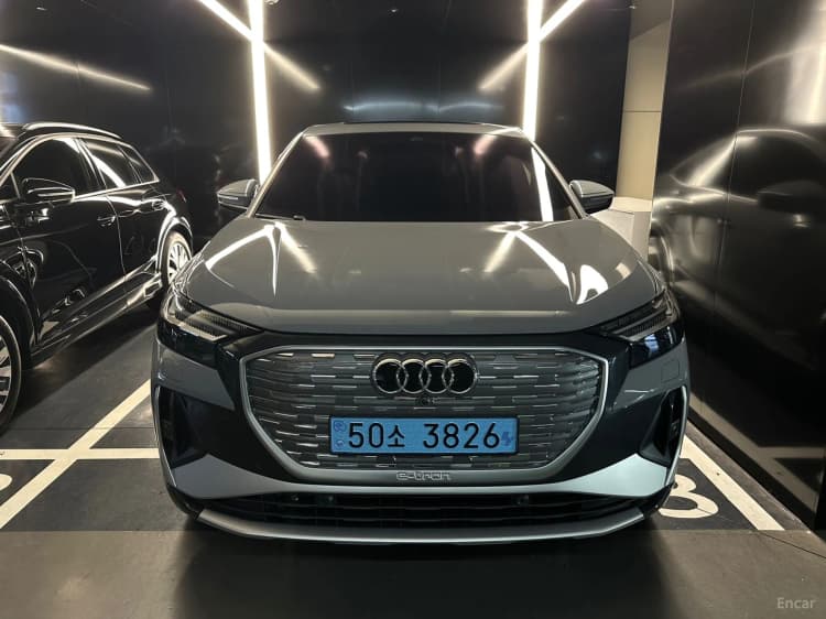 Q4 e-tron (F4)