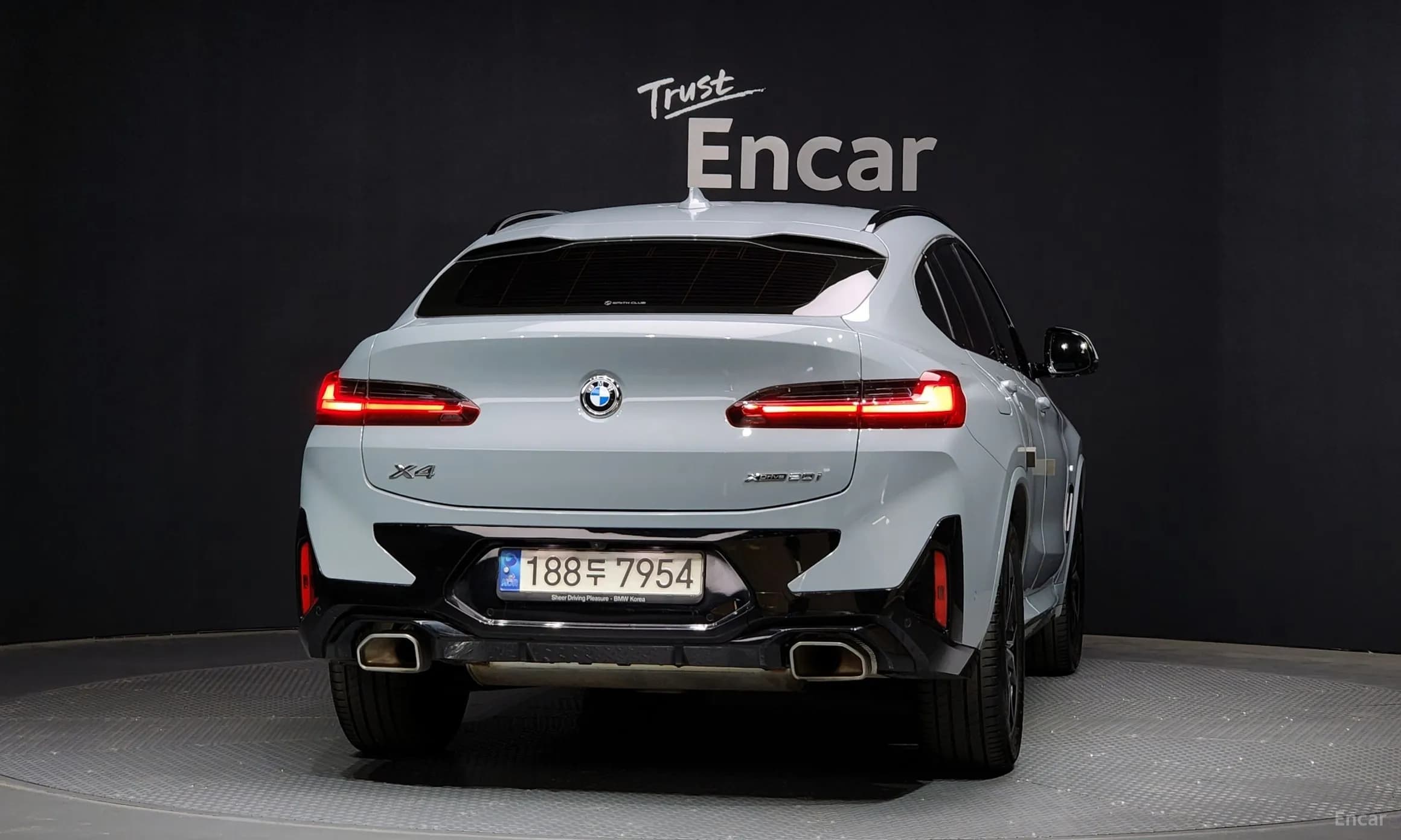 X4 (G02)