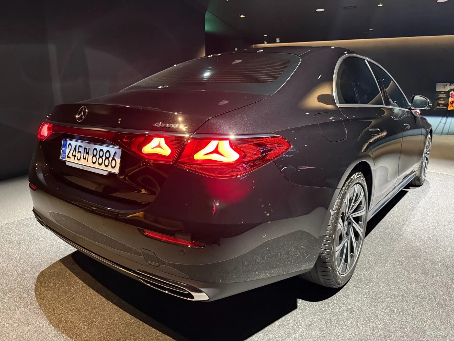 E-Class W214