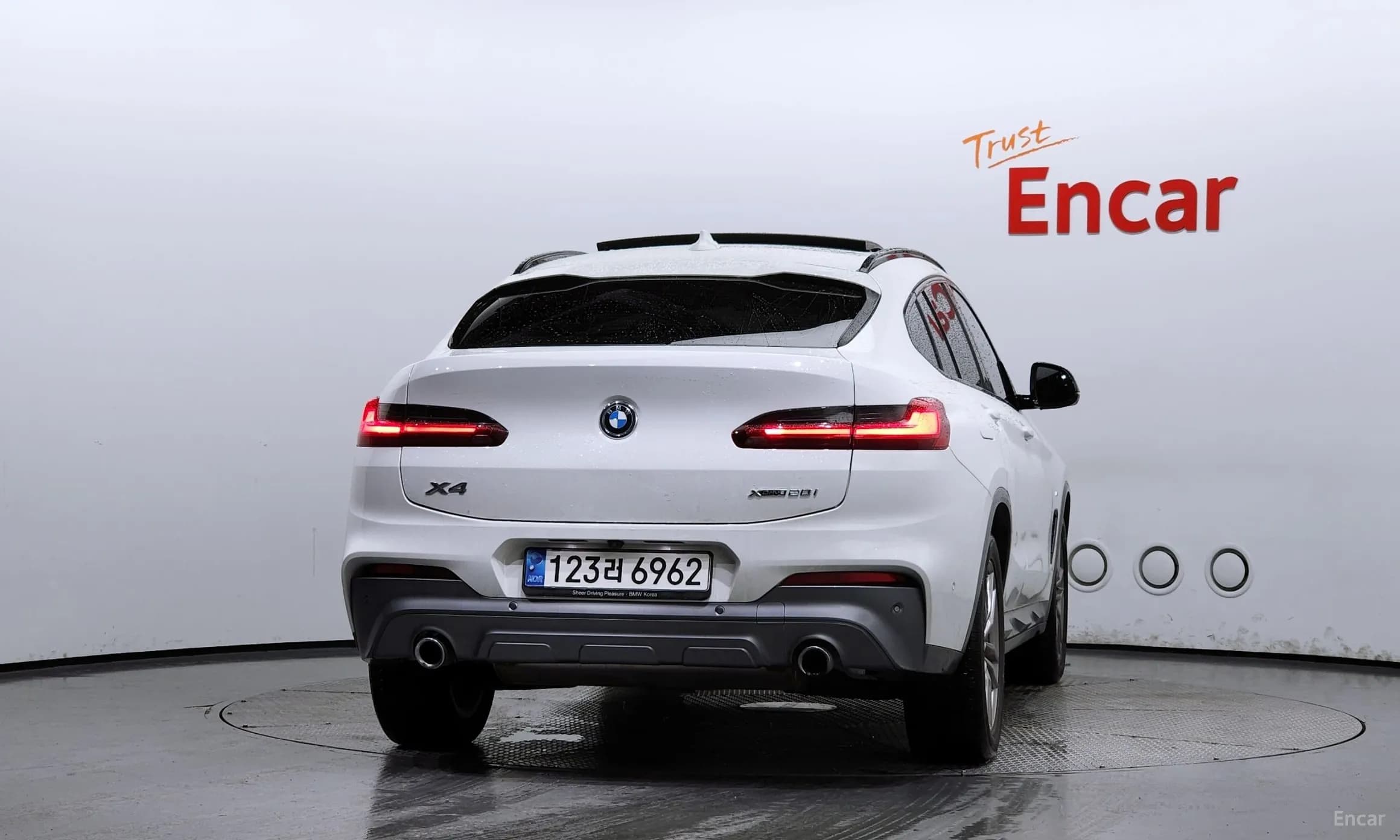 X4 (G02)