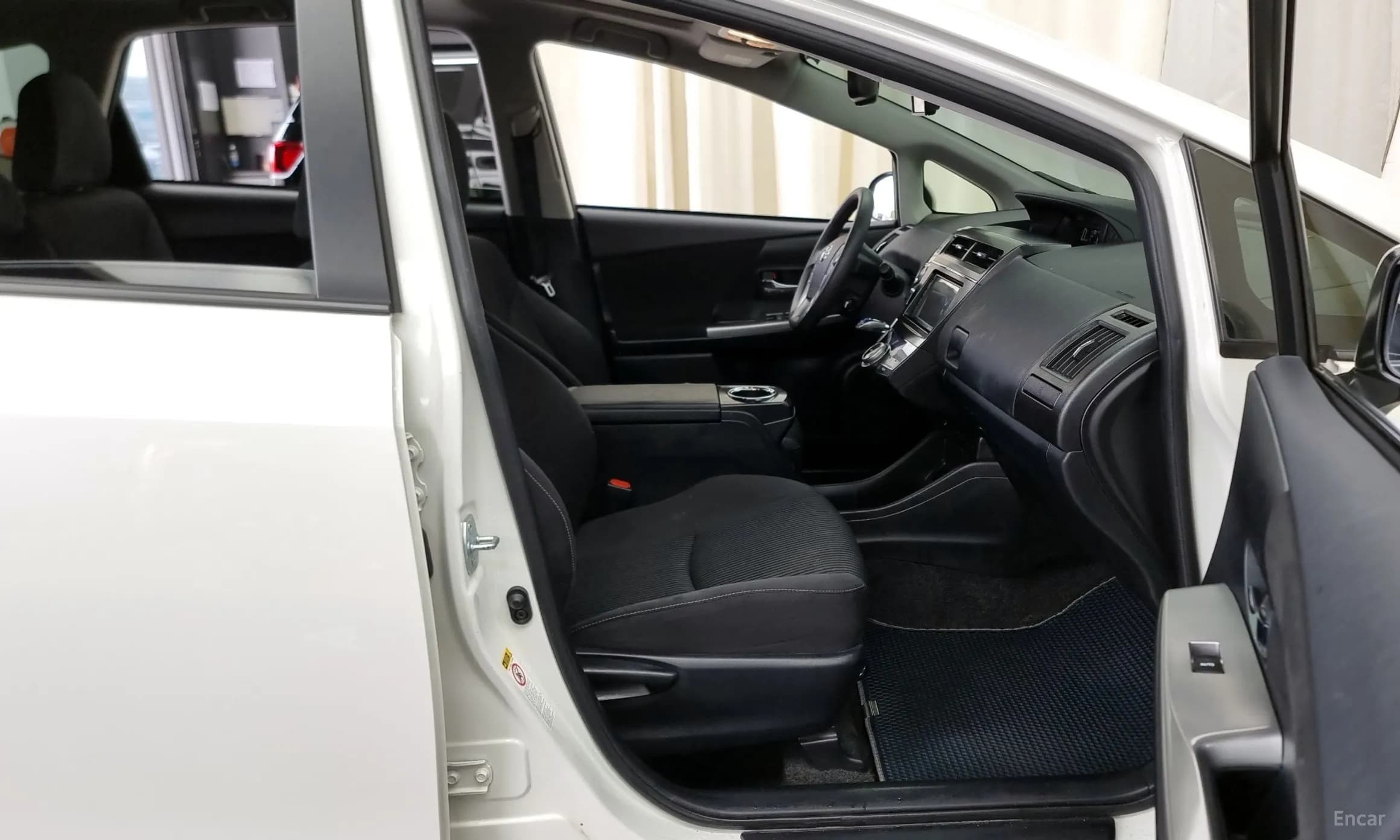 Prius V