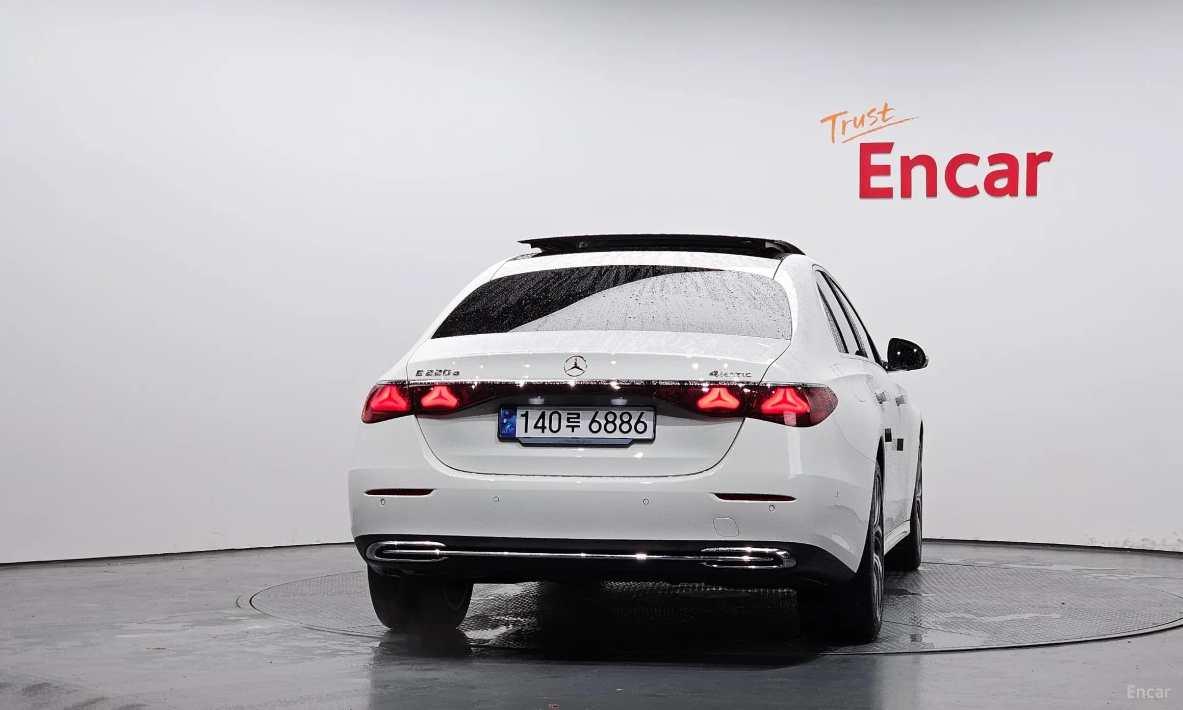 E-Class W214