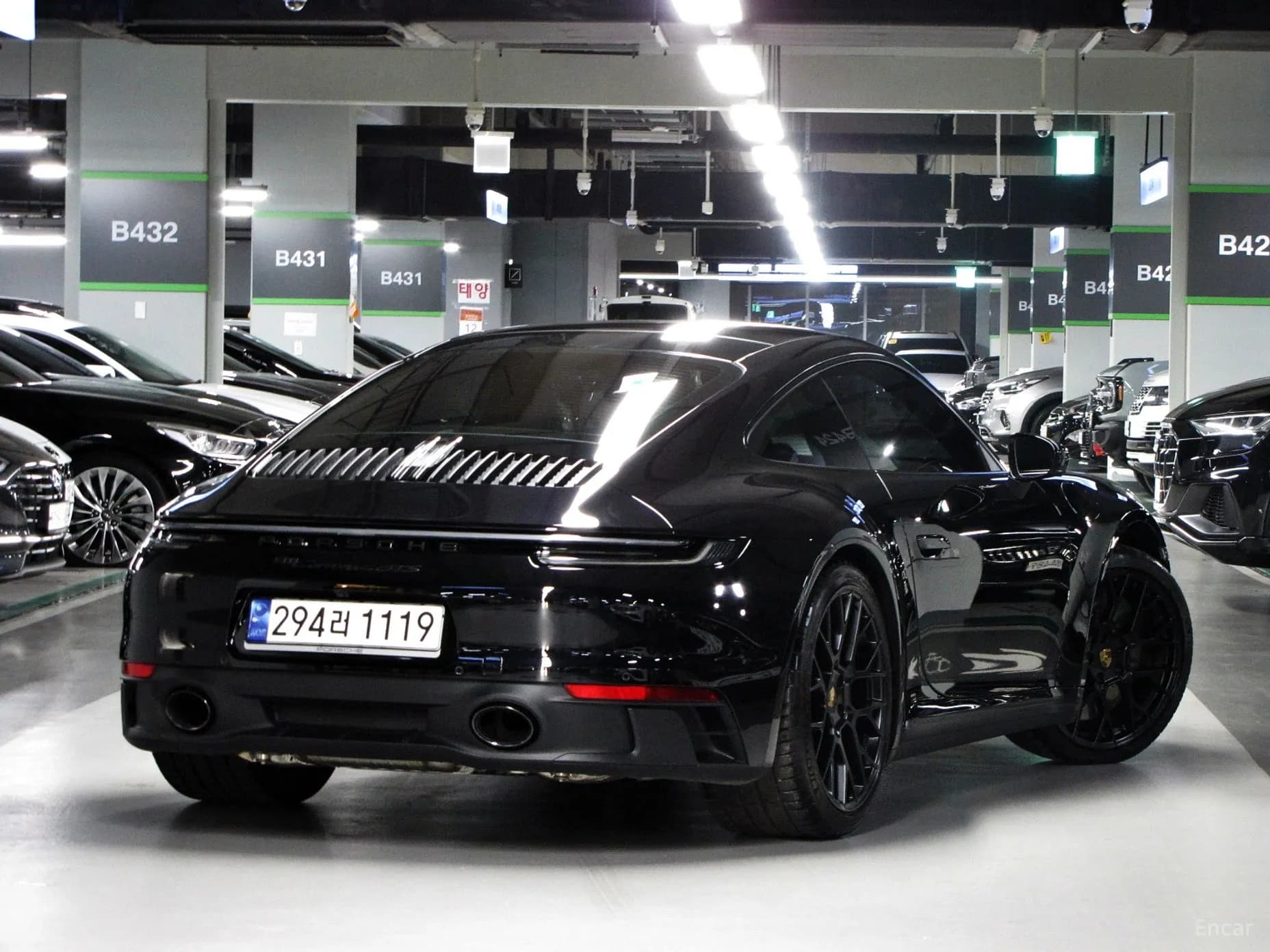 911 (992)