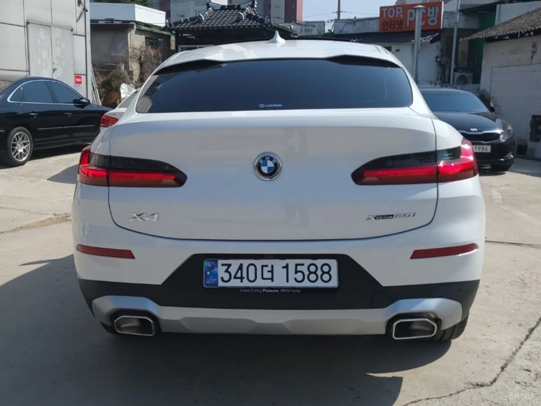X4 (G02)