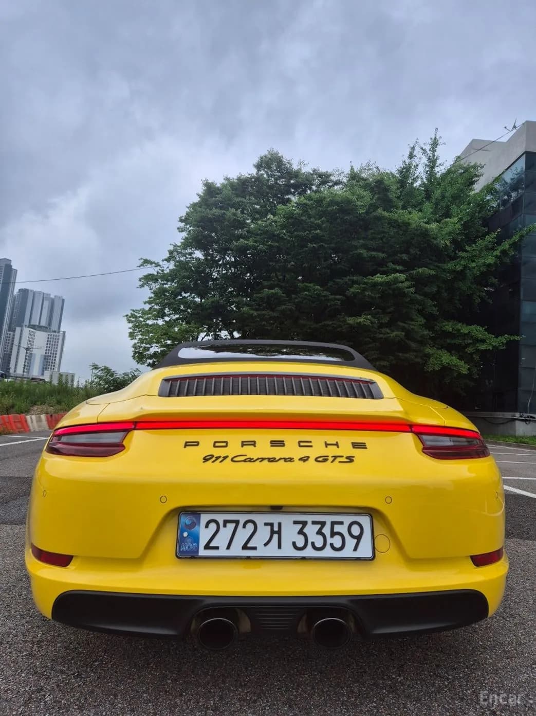 910