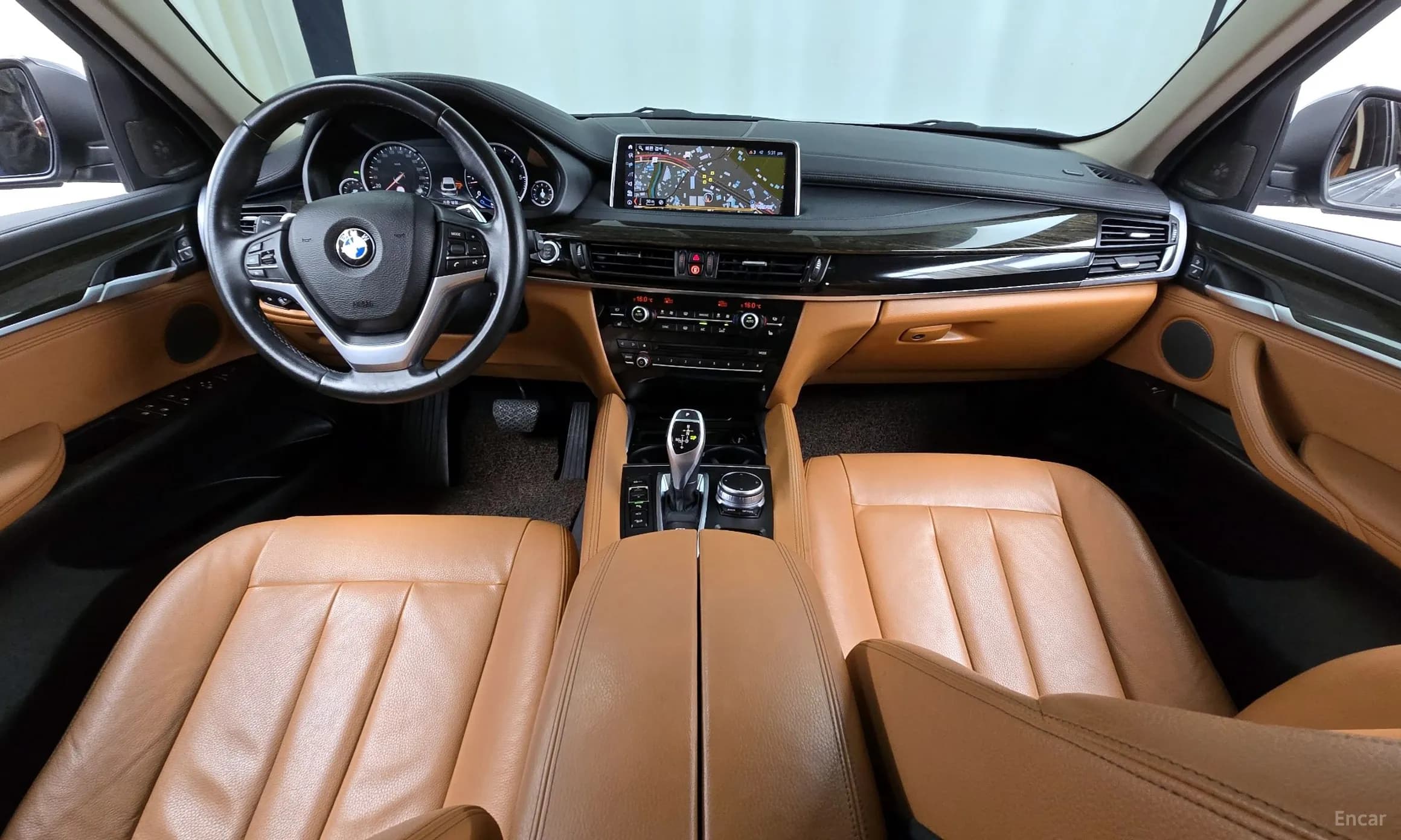 X6 (F16)