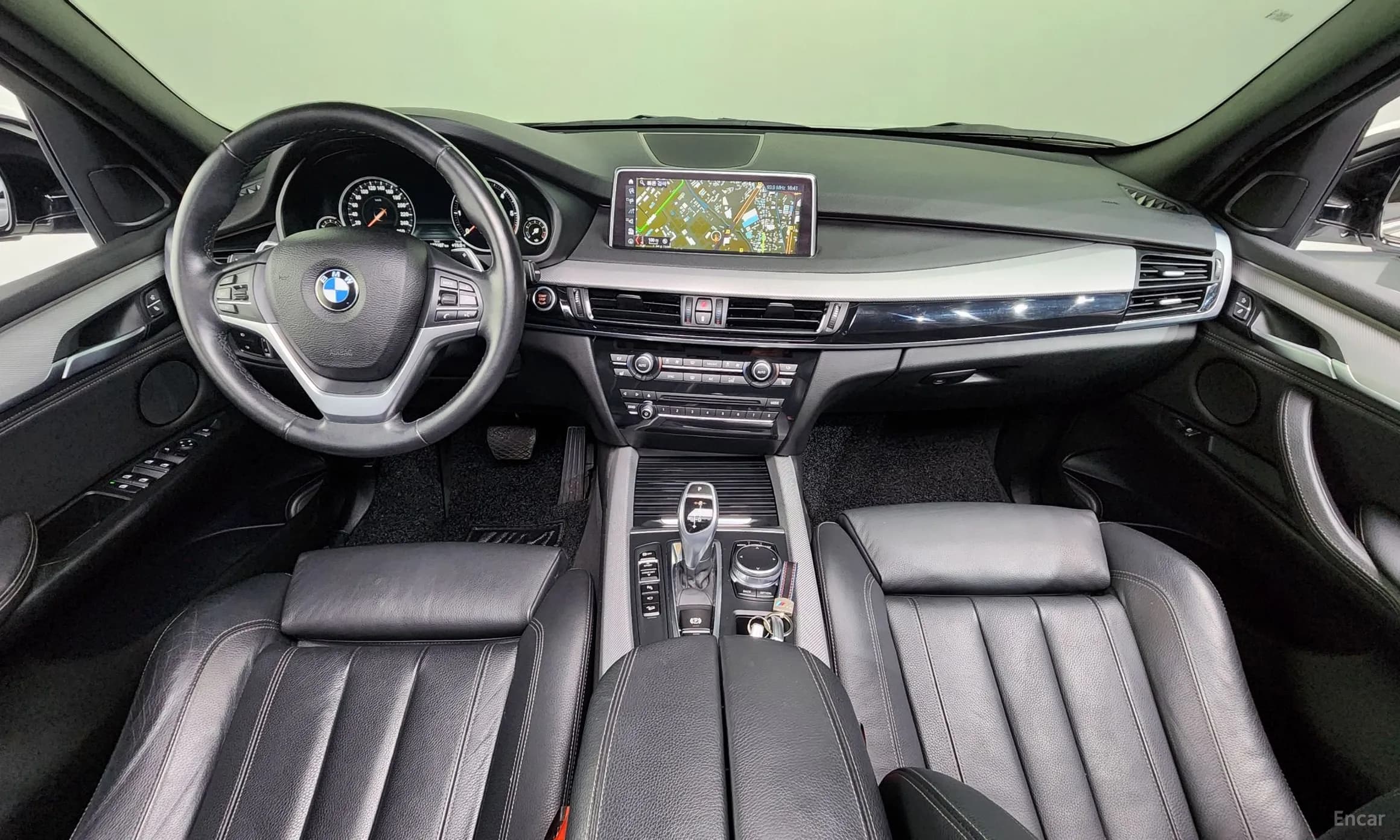 X5 (F15)