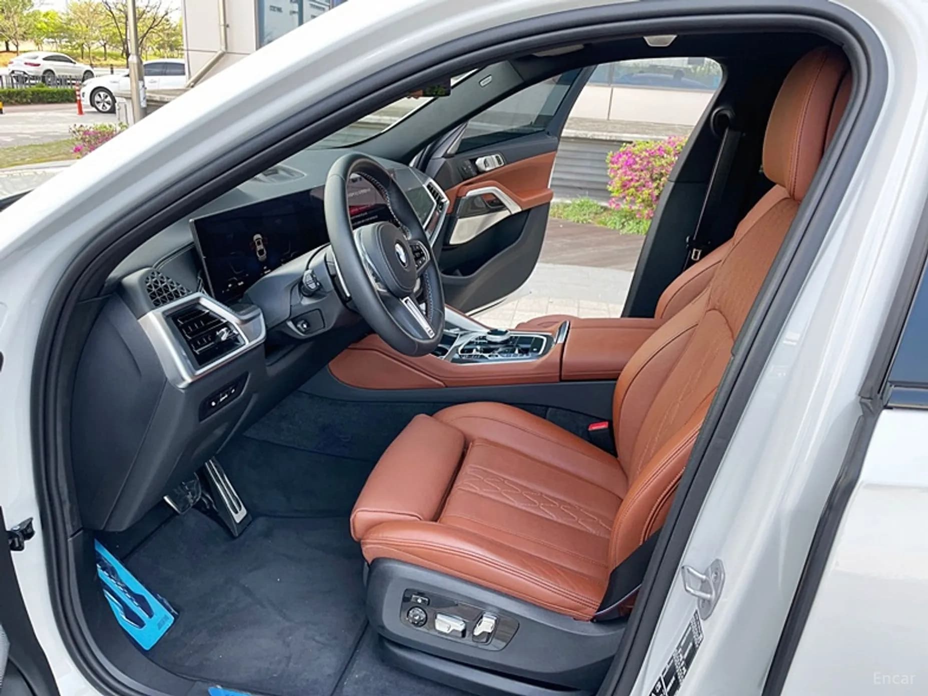 X6 (G06)
