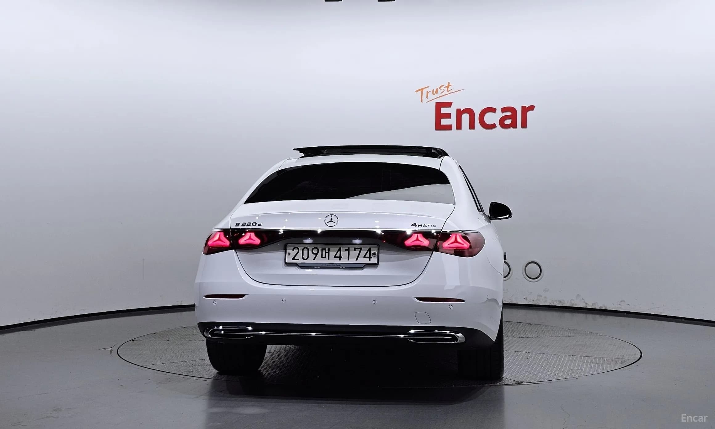 E-Class W214
