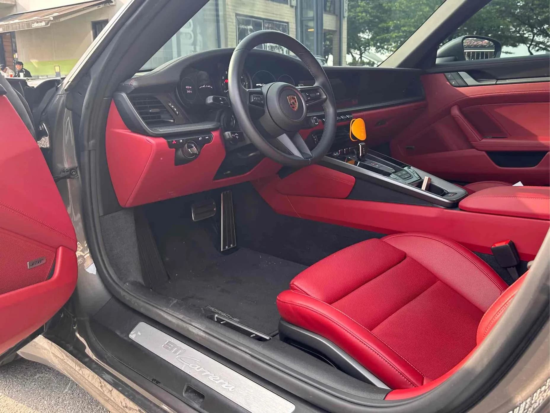 911 (992)