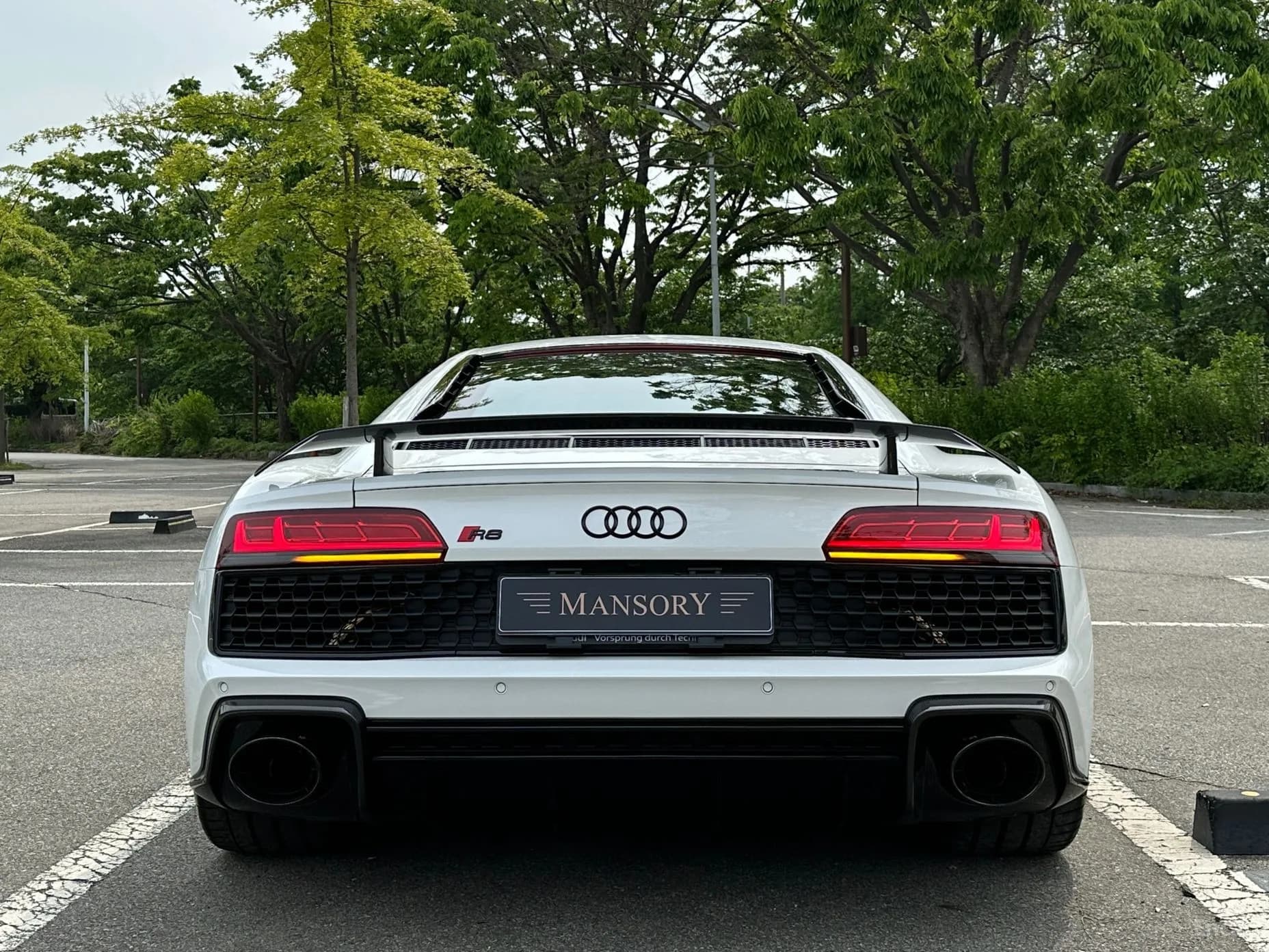 R8 (4S)