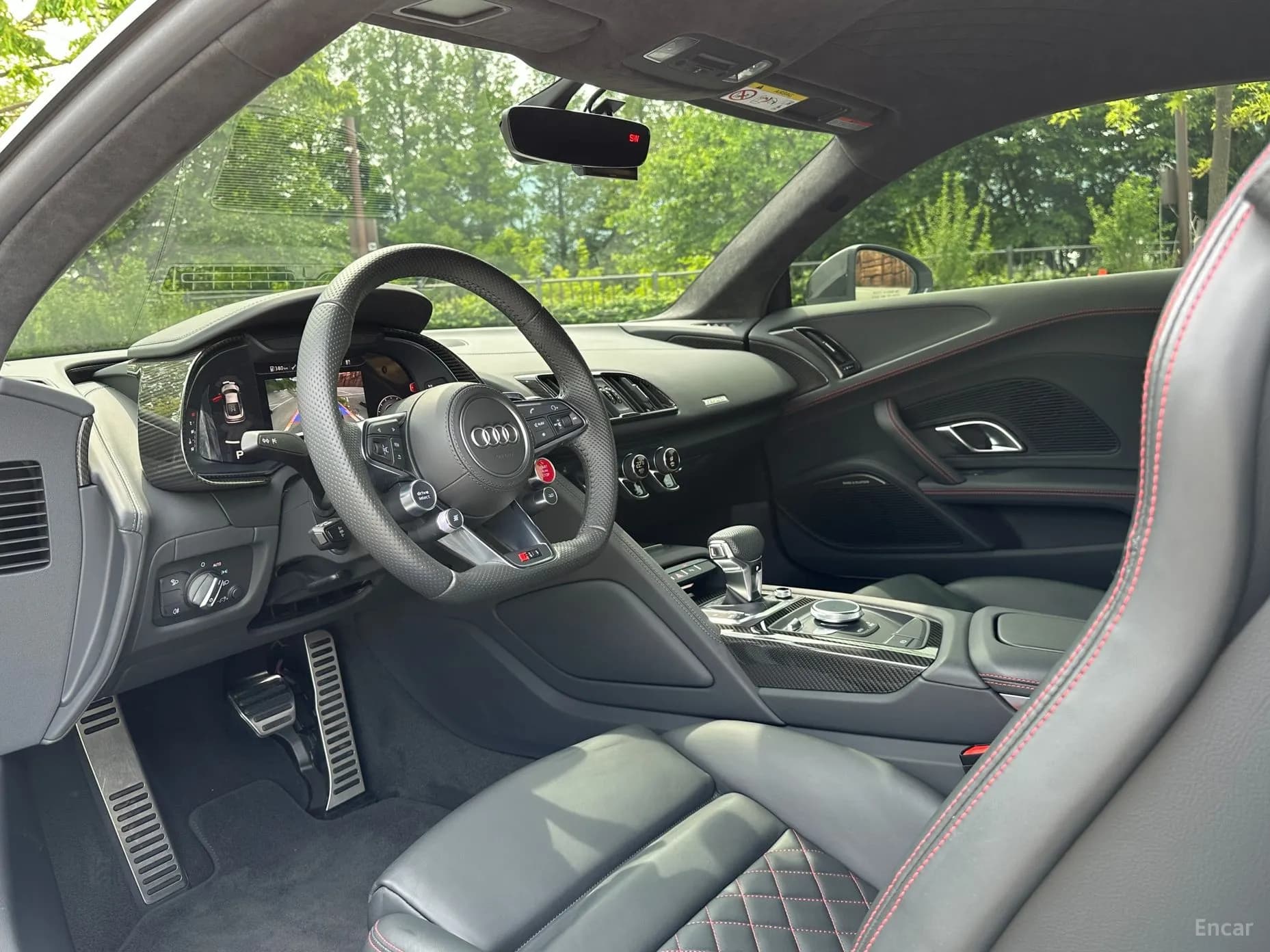 R8 (4S)
