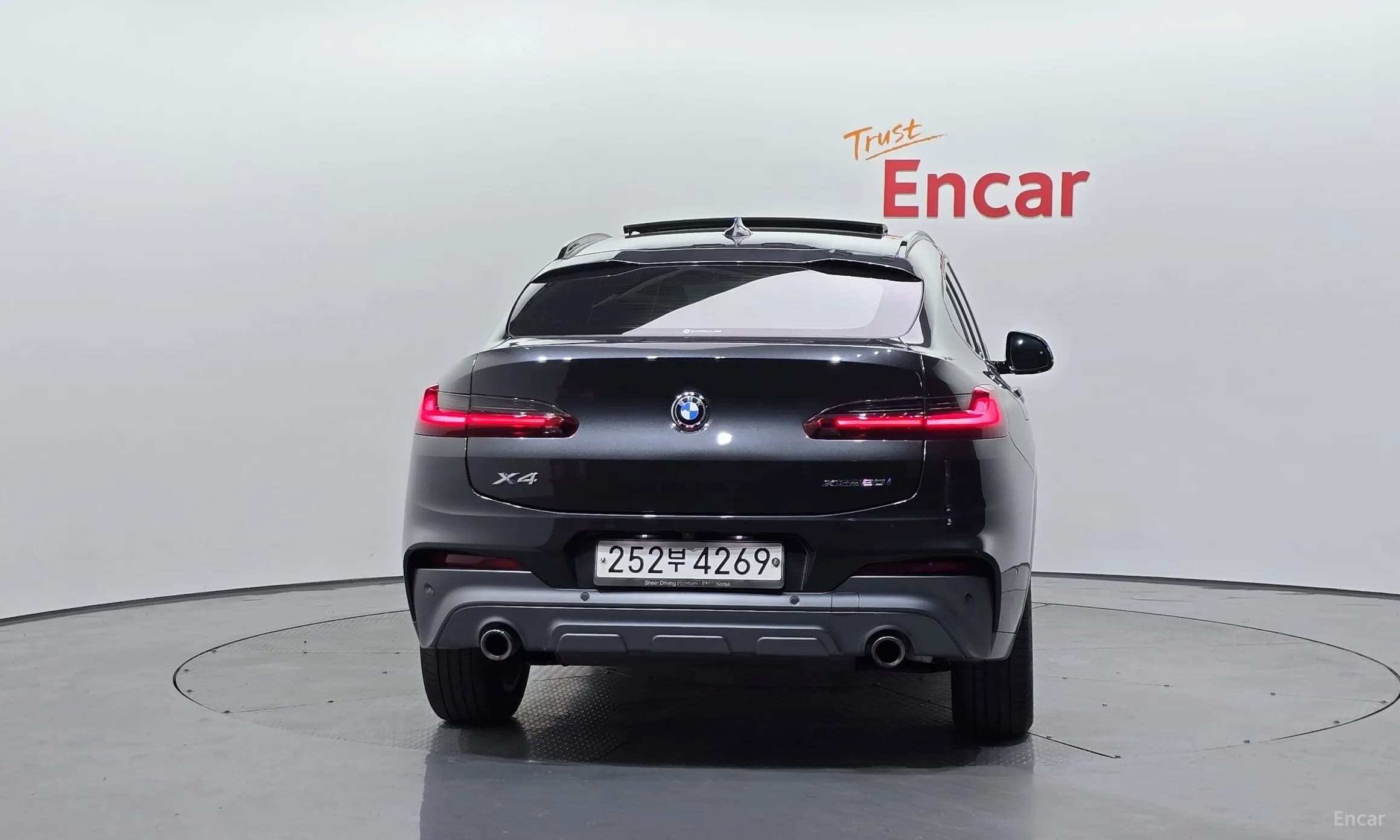 X4 (G02)