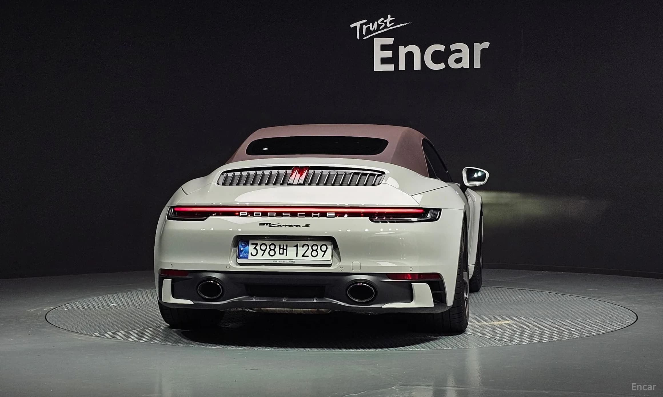 911 (992)