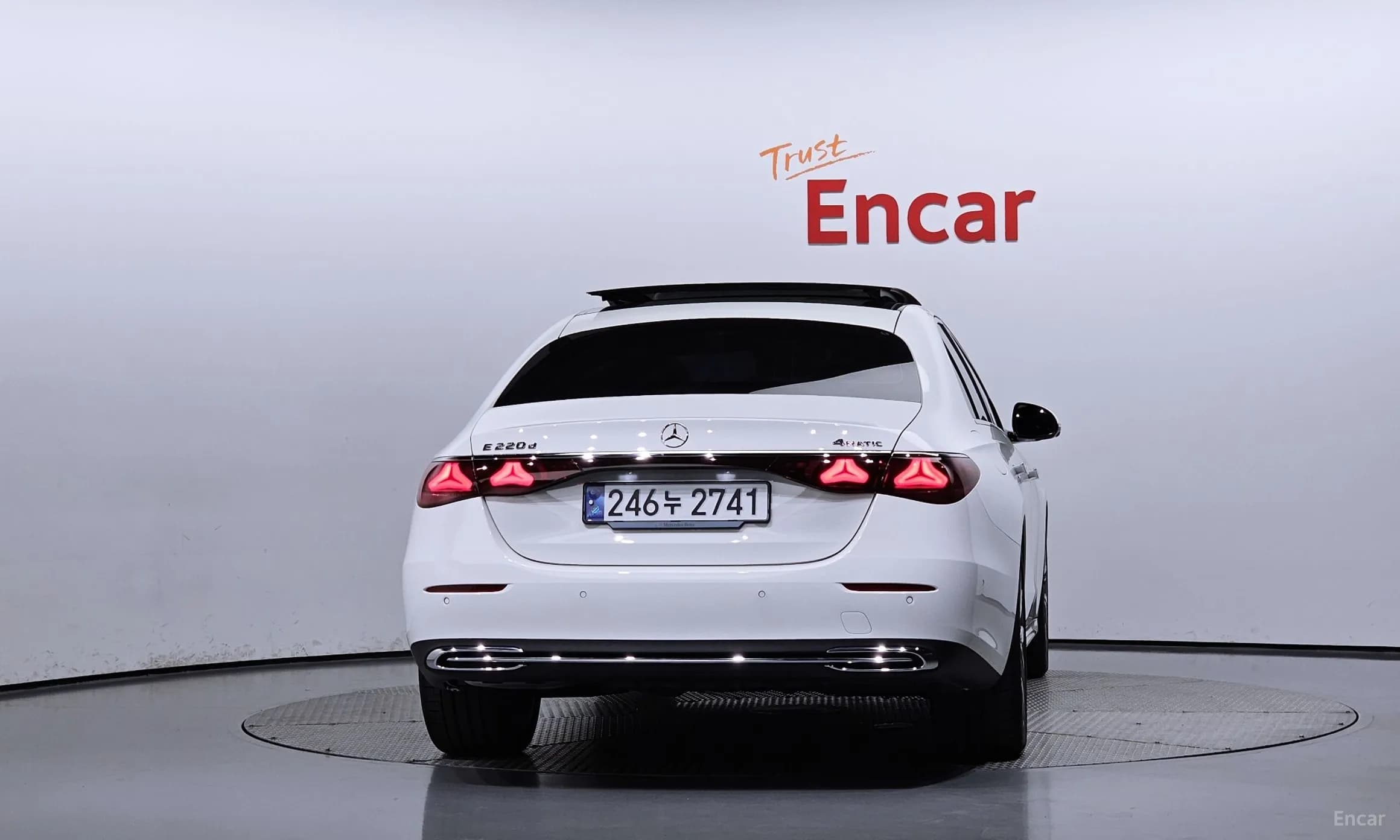 E-Class W214