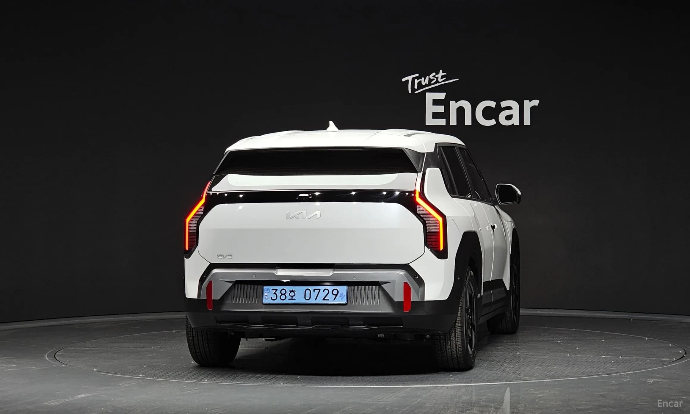 EV3