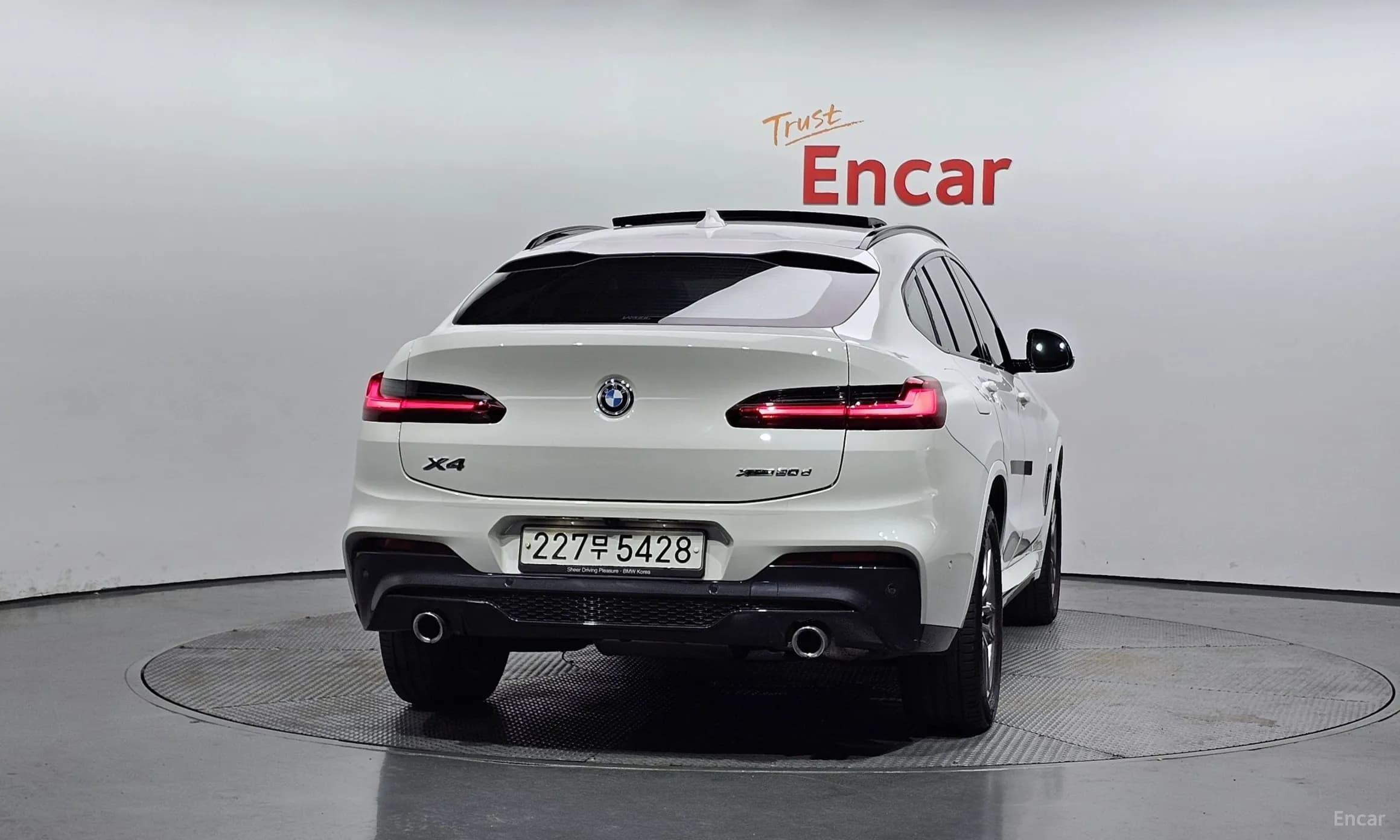 X4 (G02)