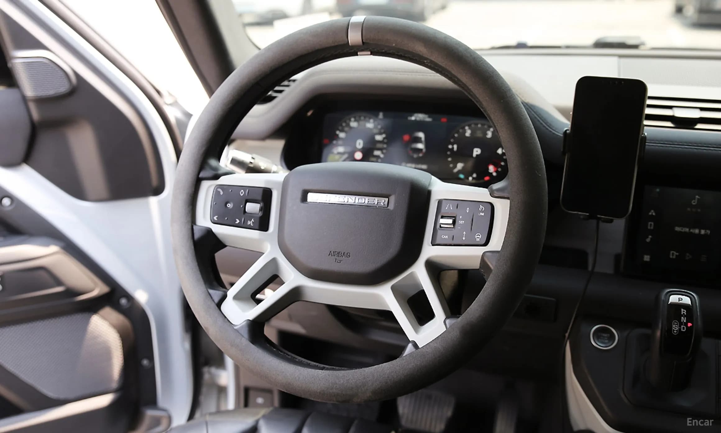 Defender (L663)