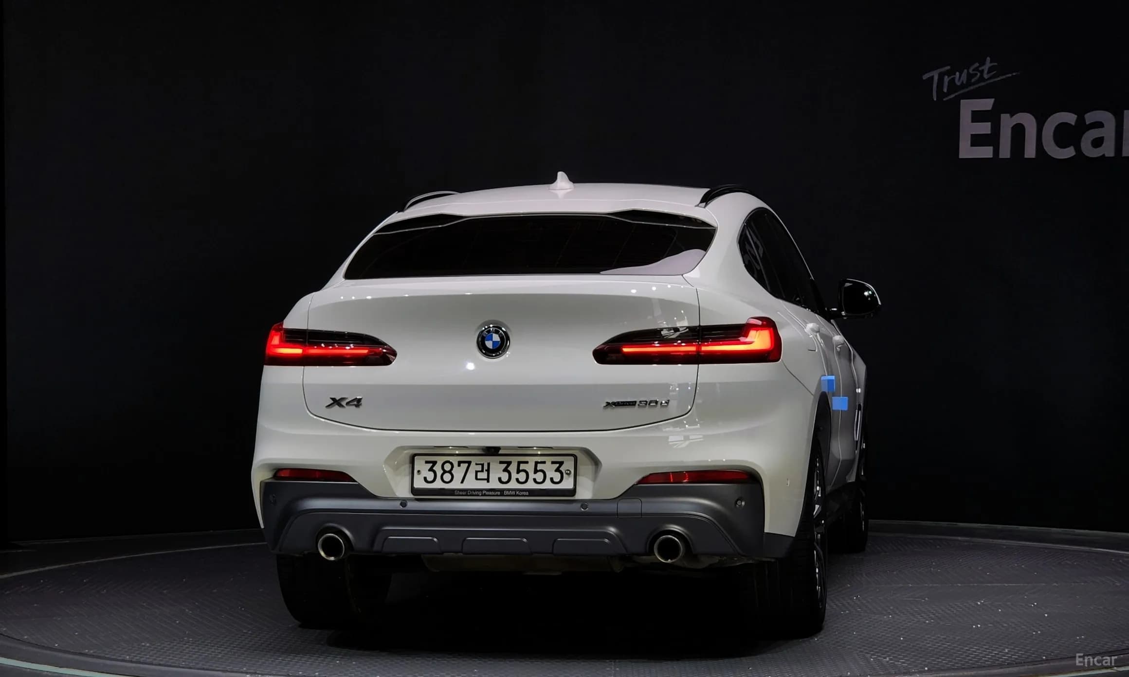 X4 (G02)