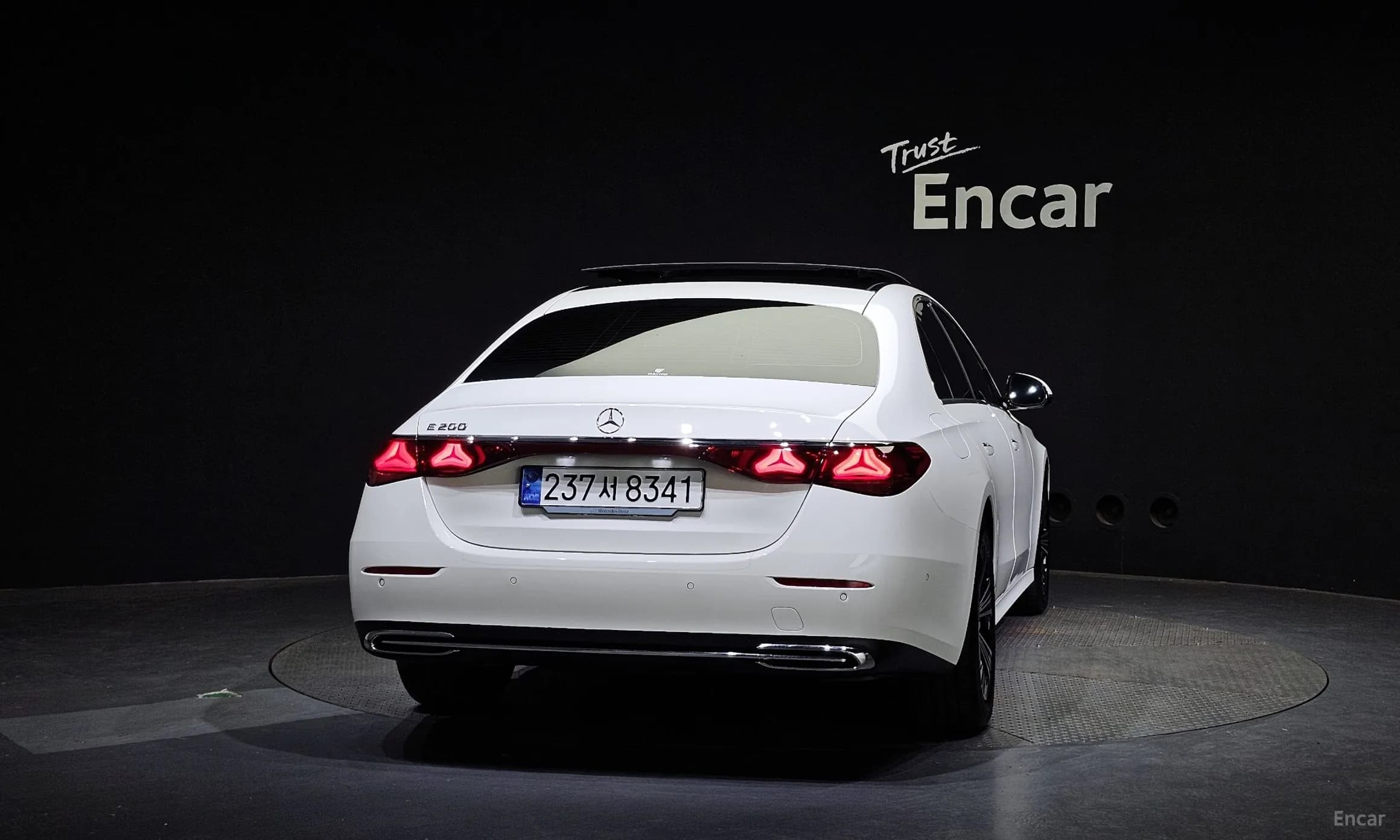 E-Class W214