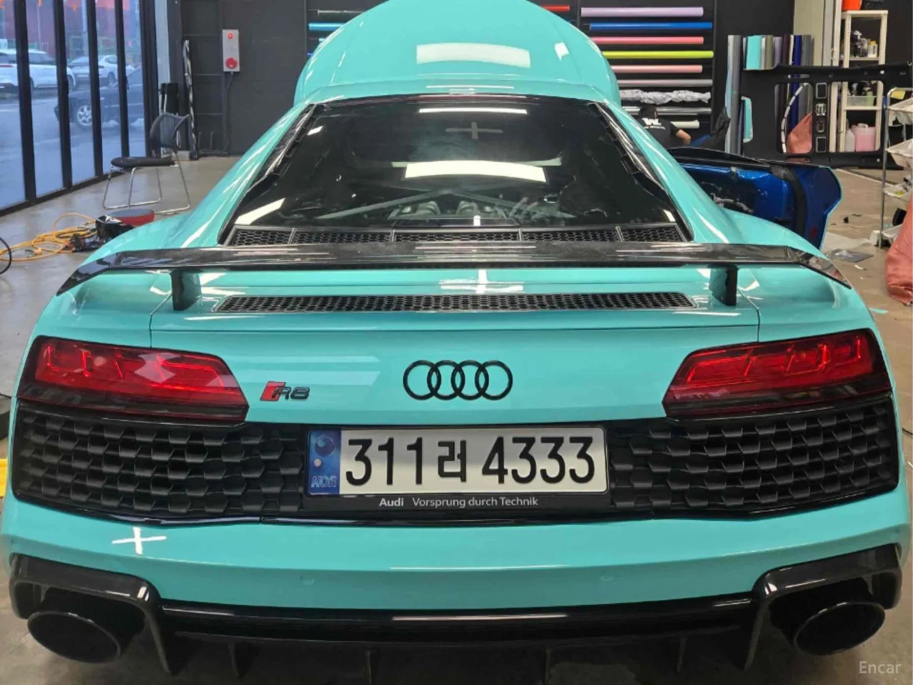 R8 (4S)