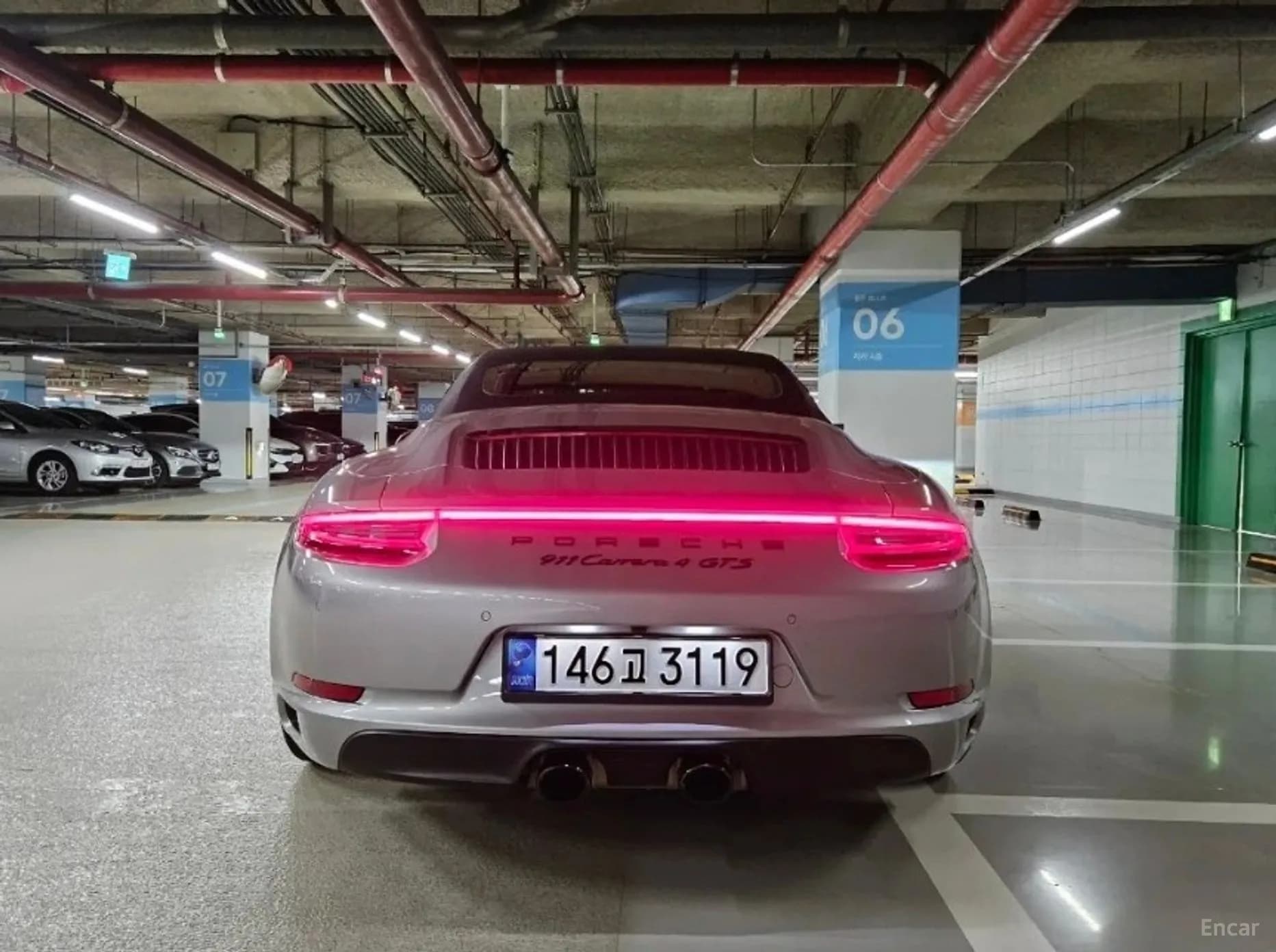 910
