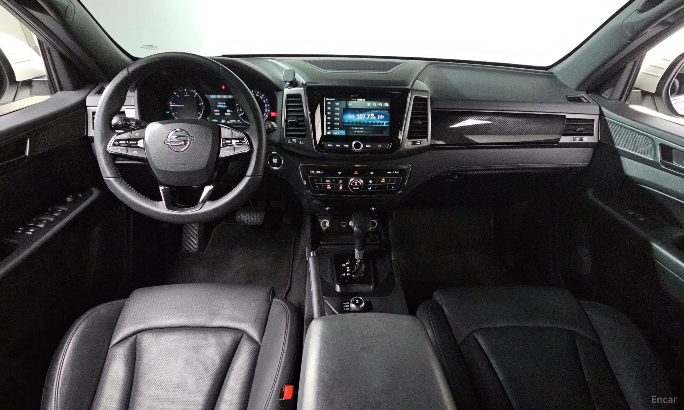 Rexton Sports Khan