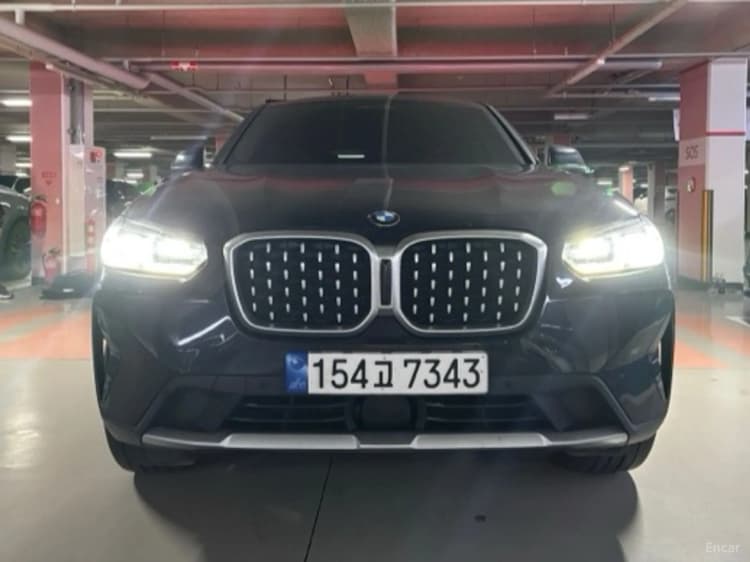 X4 (G02)