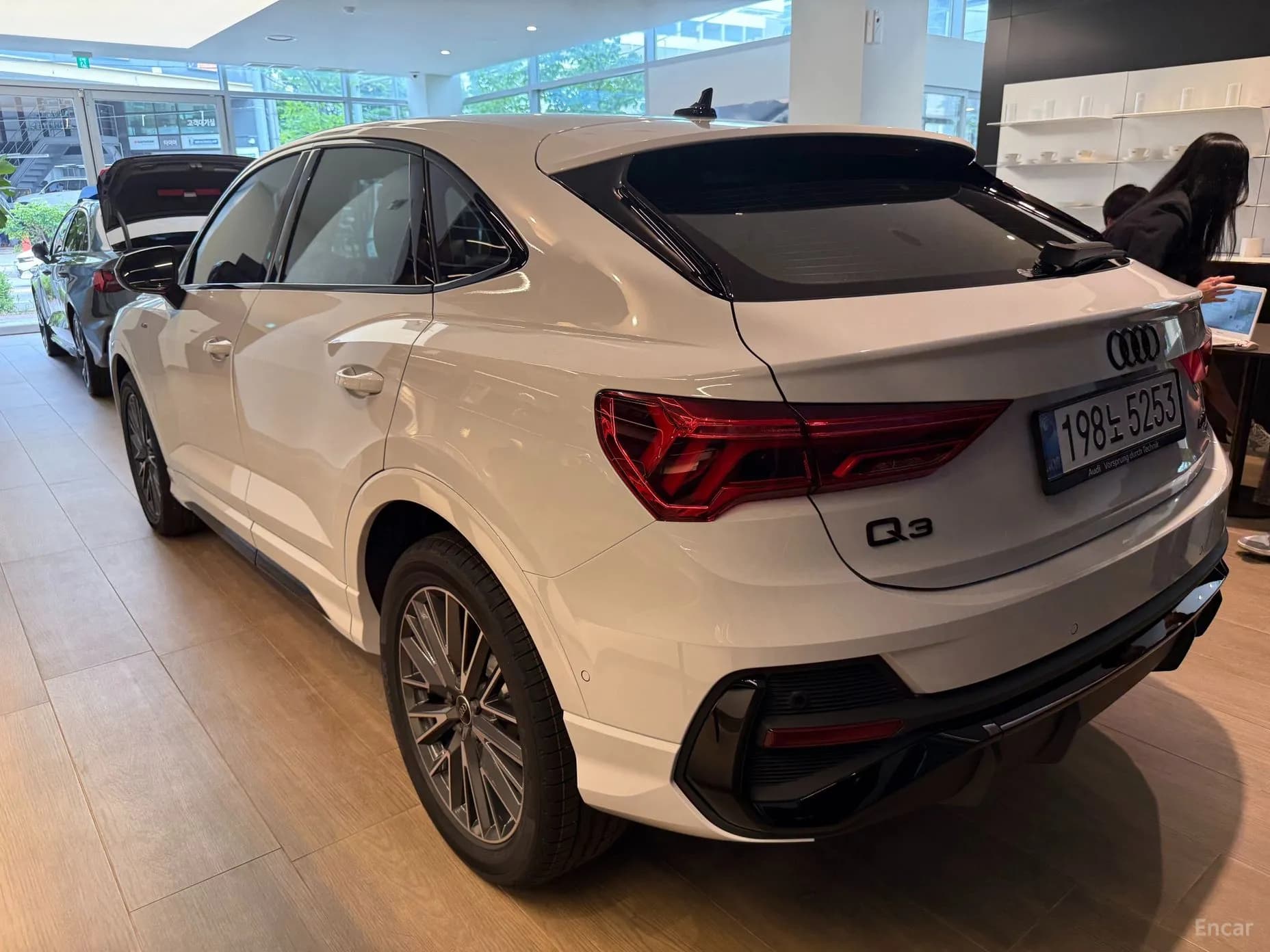 Q3 (F3)