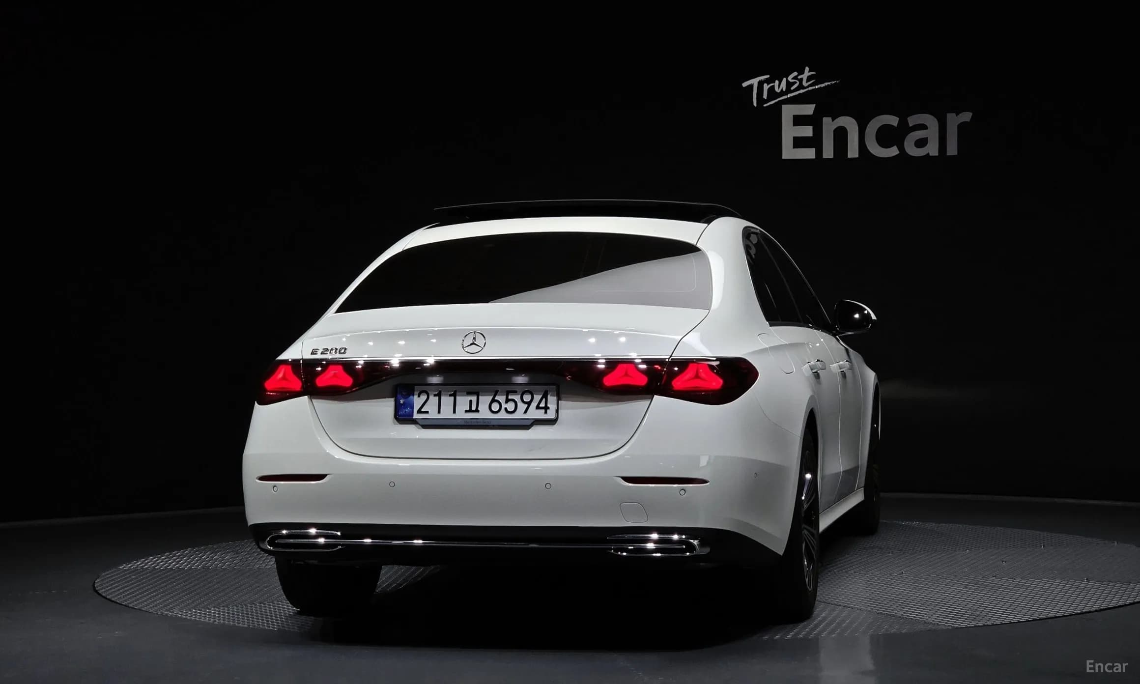 E-Class W214