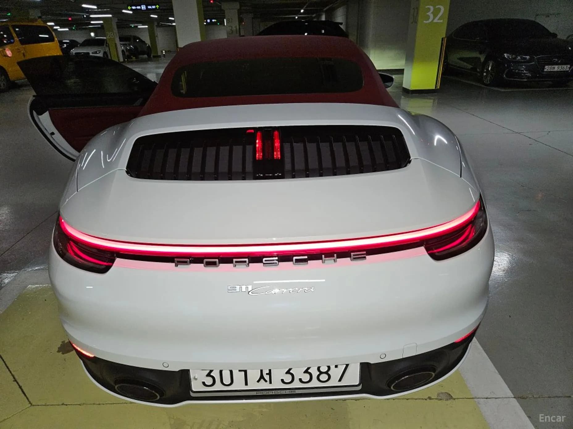 911 (992)