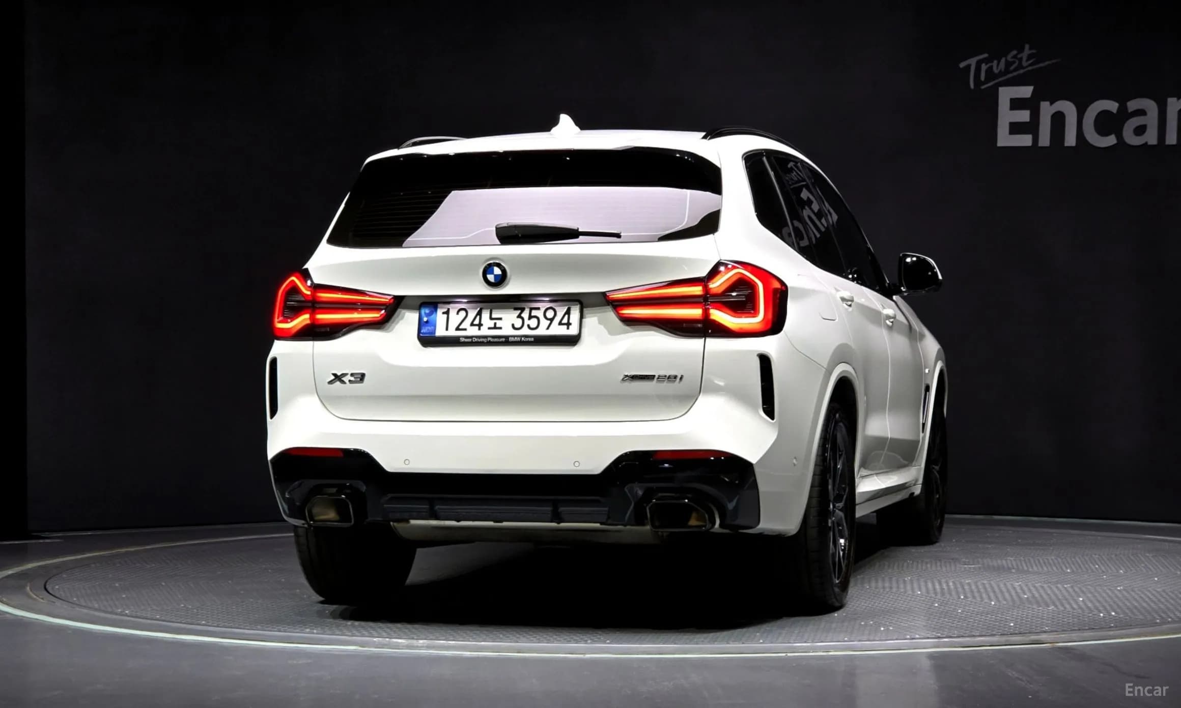 X3 (G01)