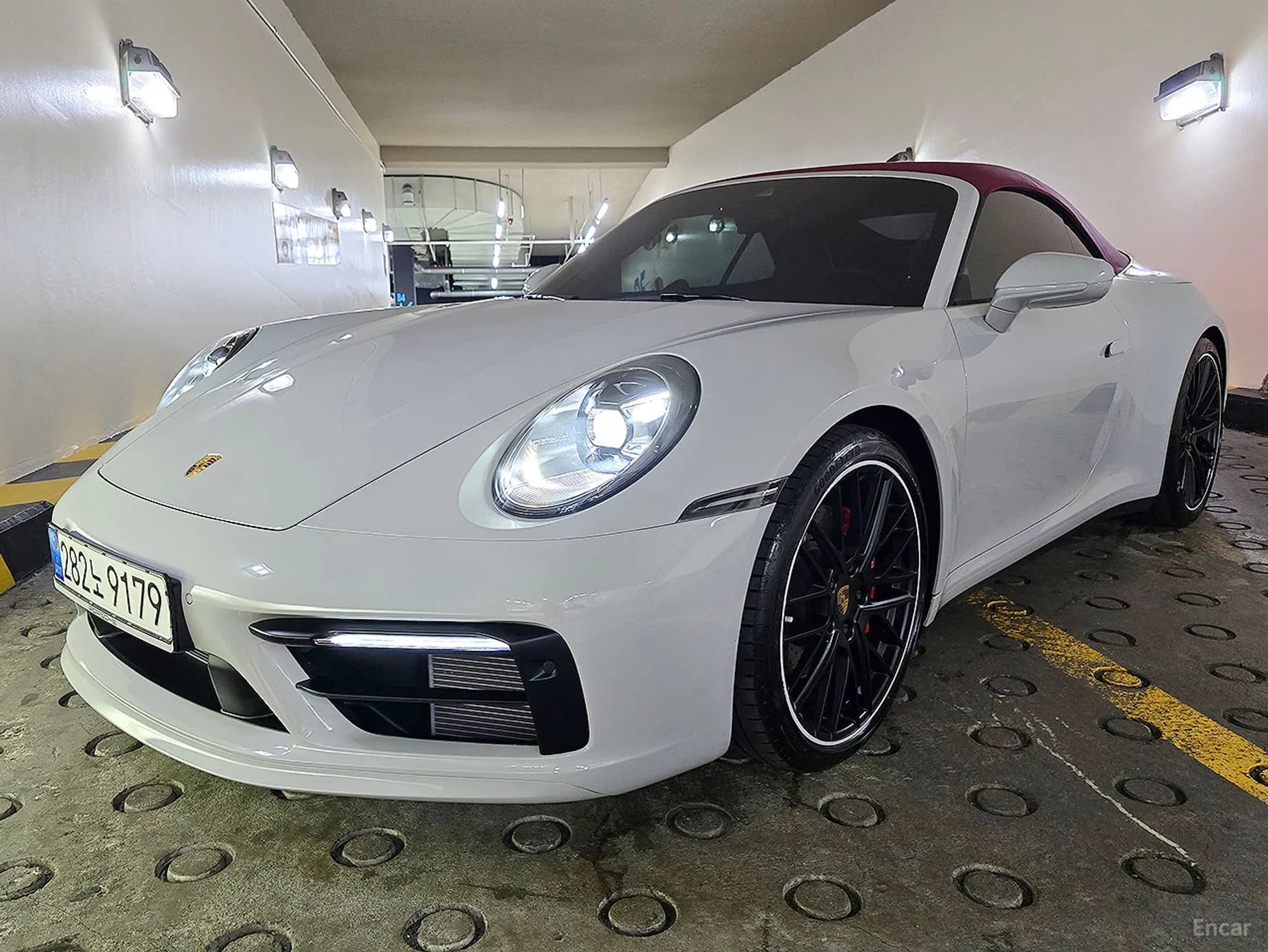911 (992)