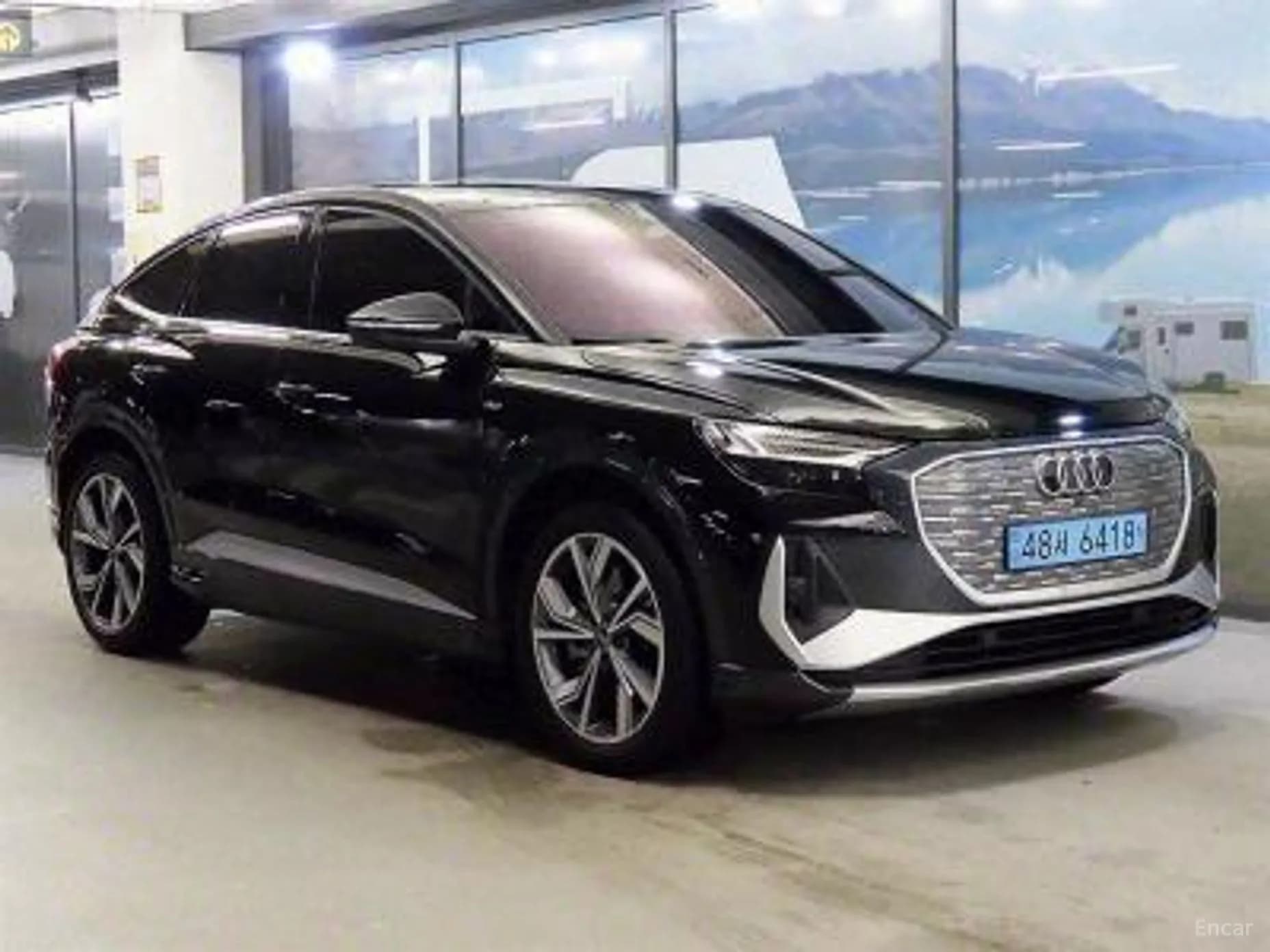 Q4 e-tron (F4)