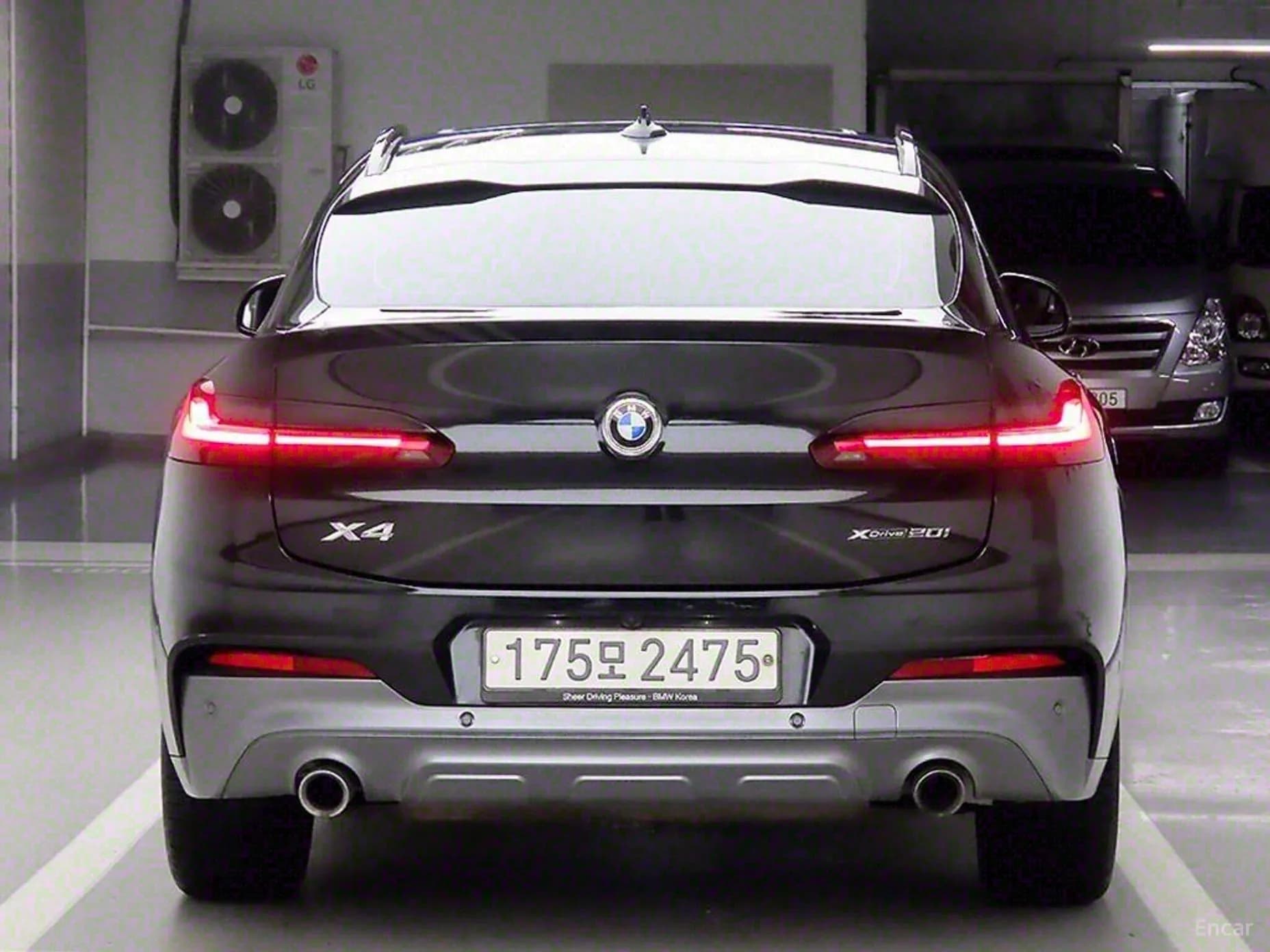 X4 (G02)