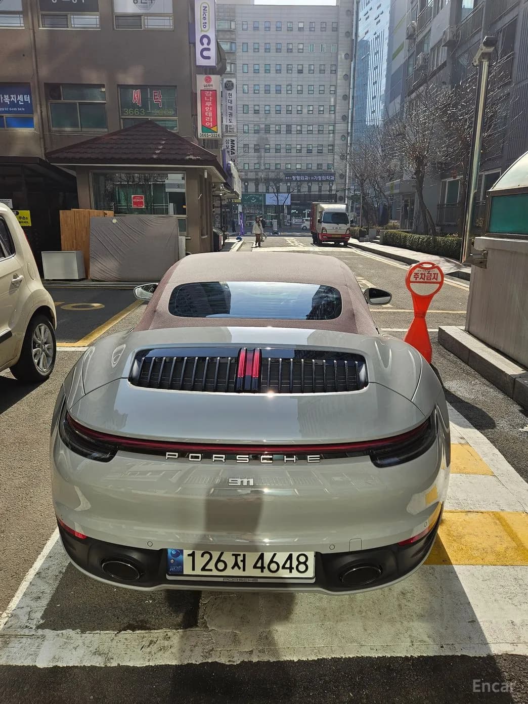 911 (992)