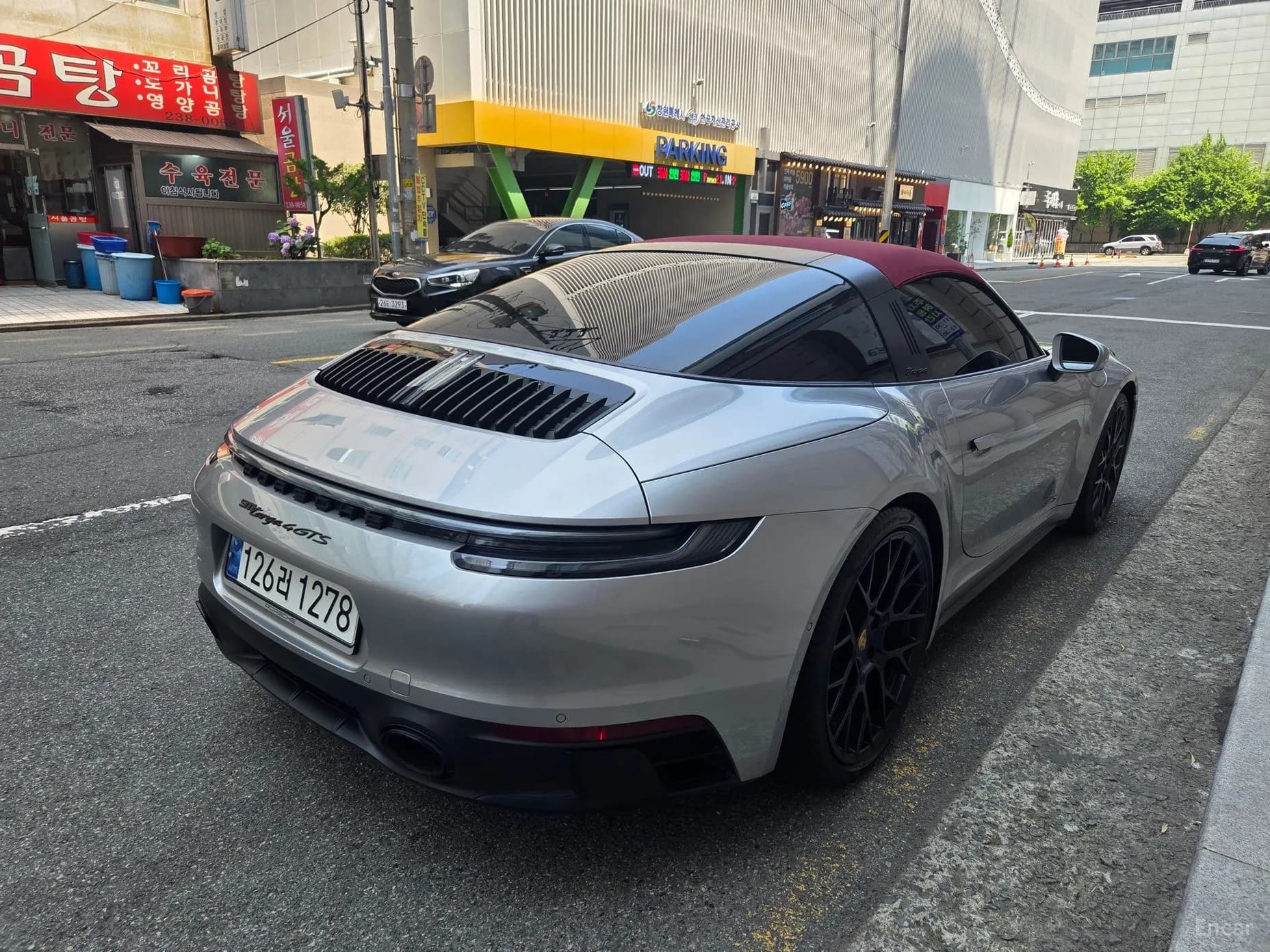 911 (992)