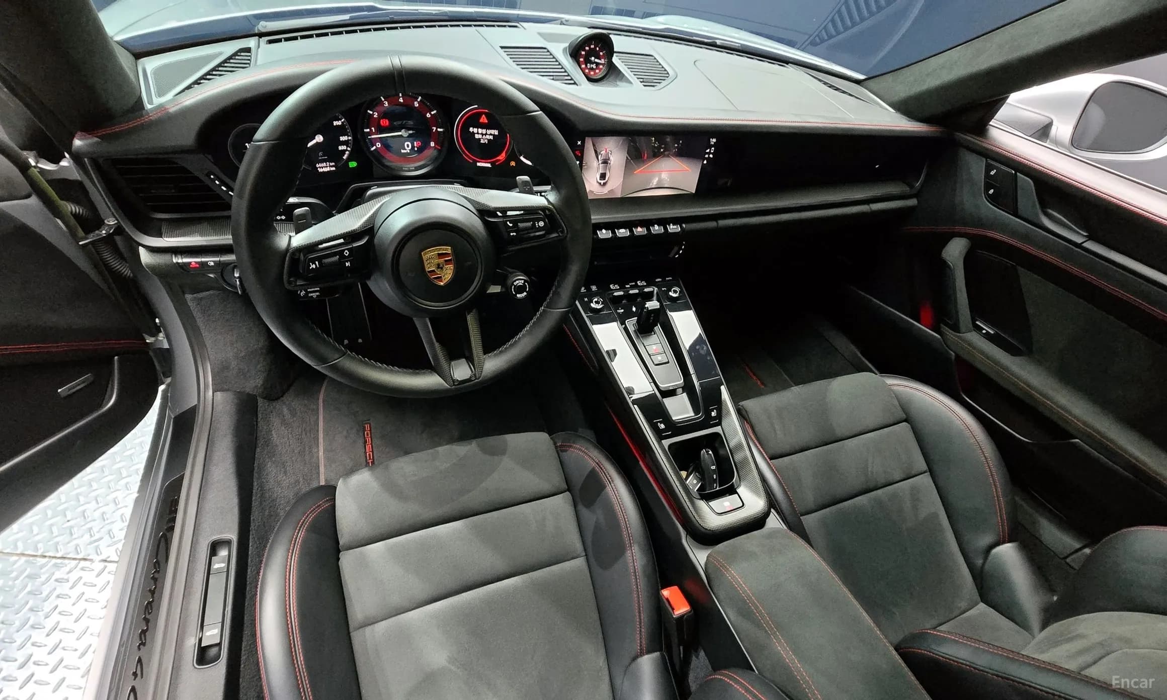 911 (992)