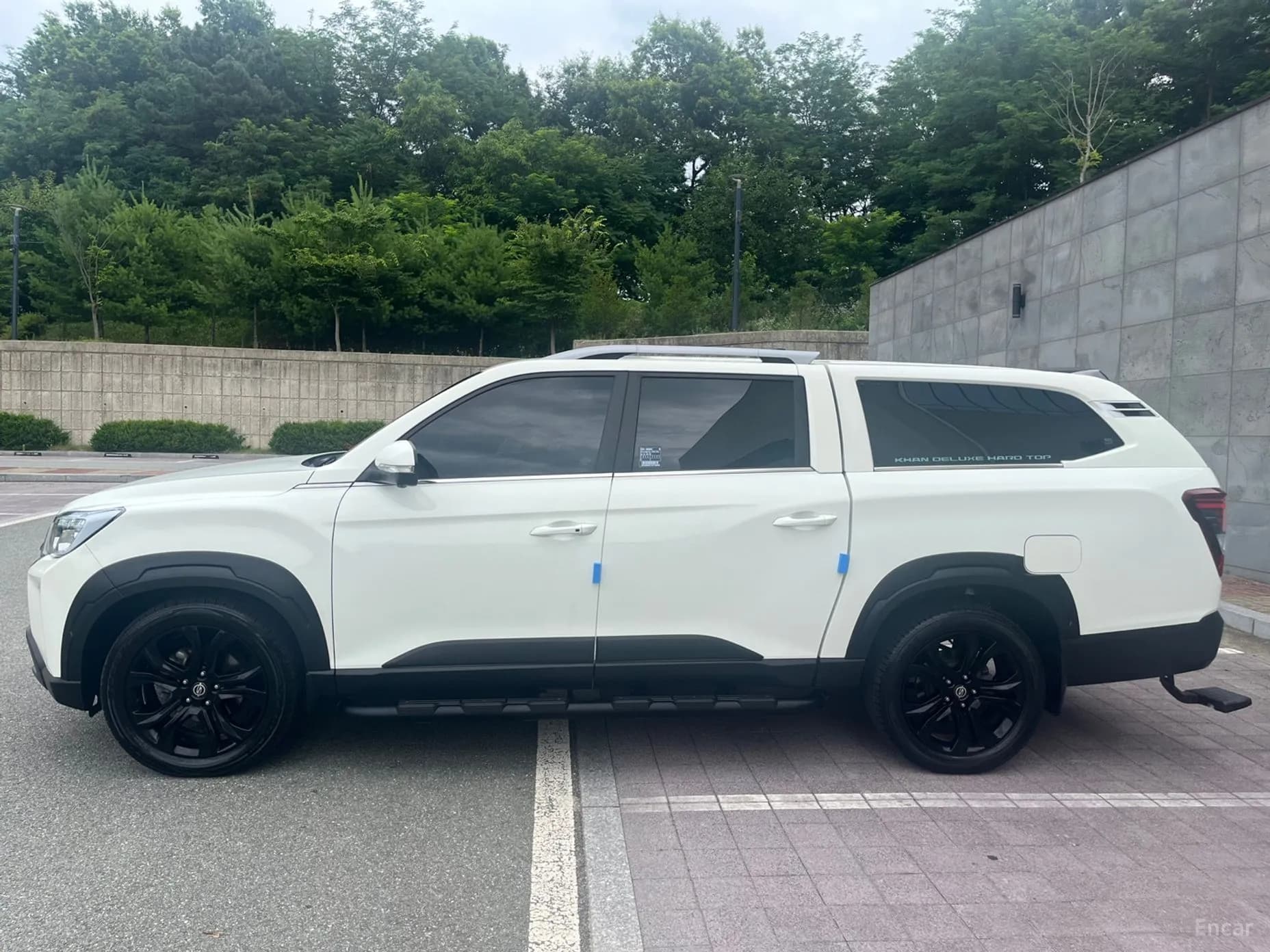 Rexton Sports Khan