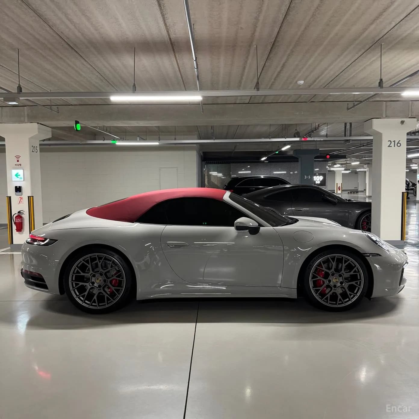 911 (992)