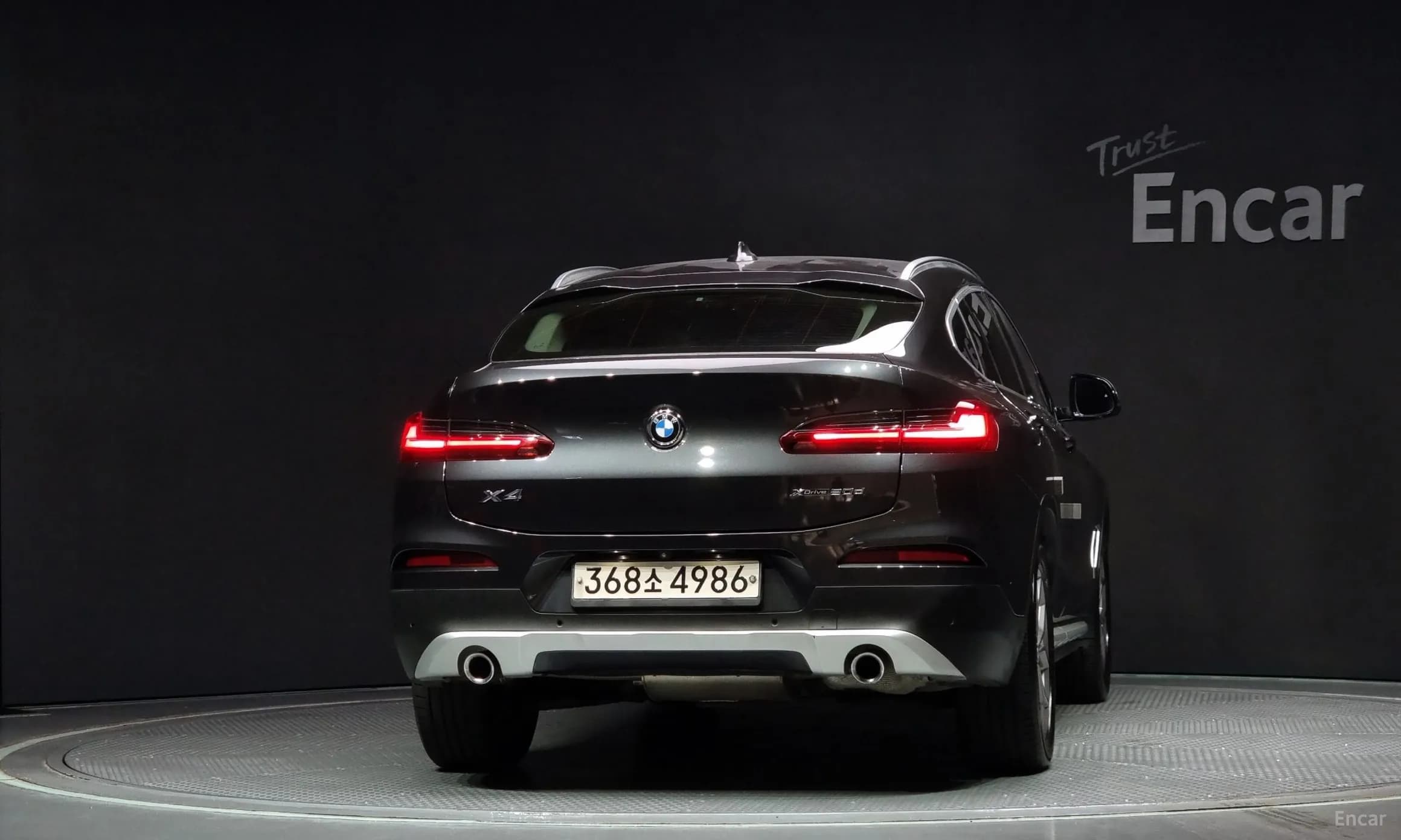 X4 (G02)